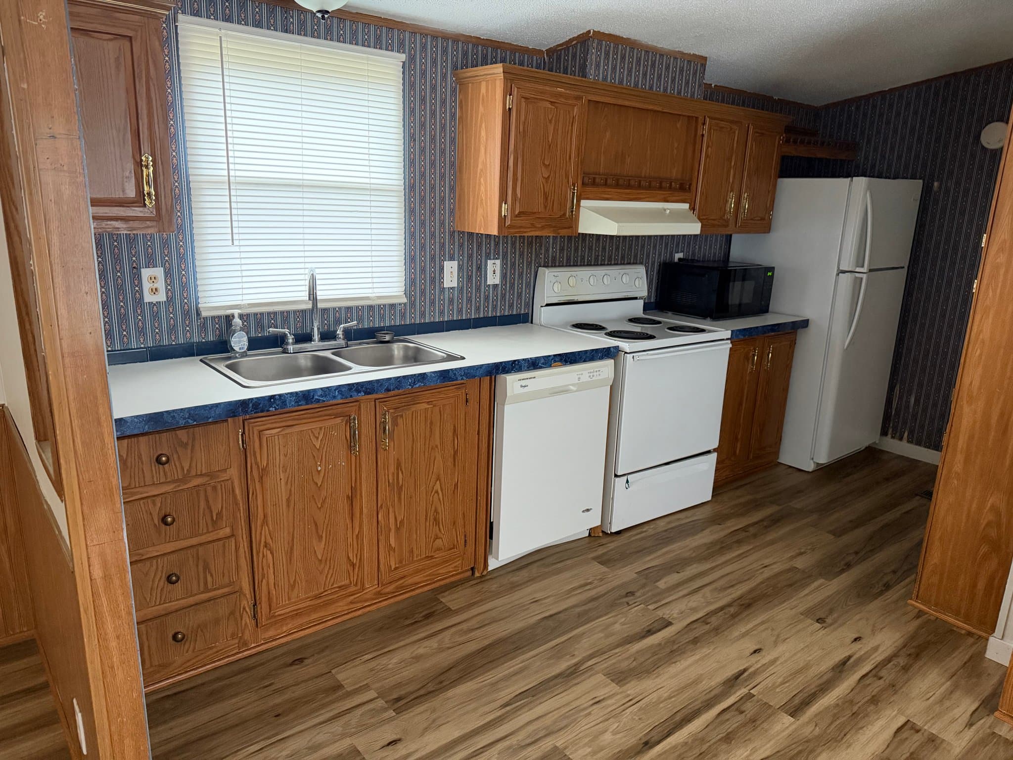 Westport House: 3274 Westport Rd