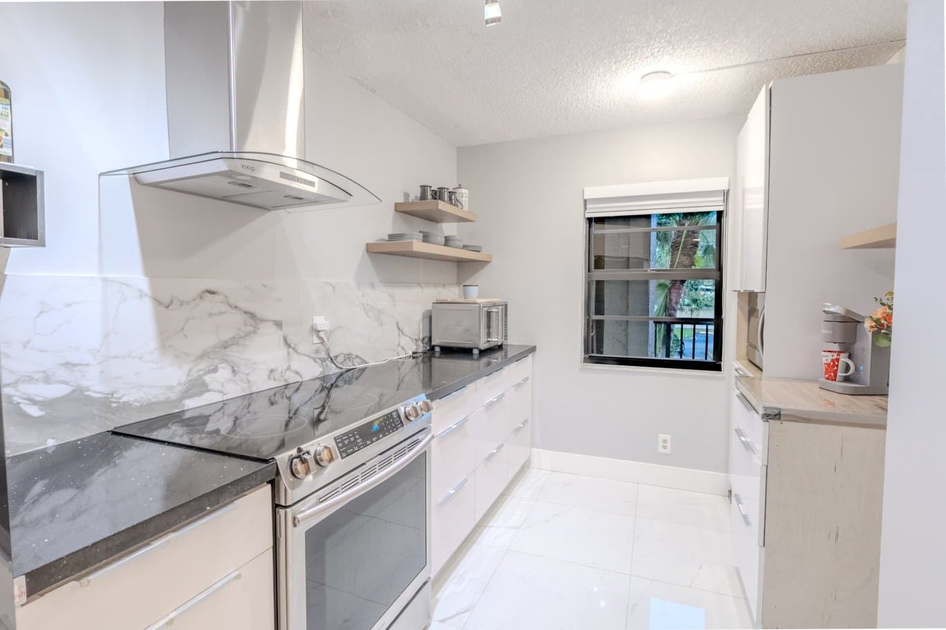 Plantation Condo: 10451 W Broward Blvd