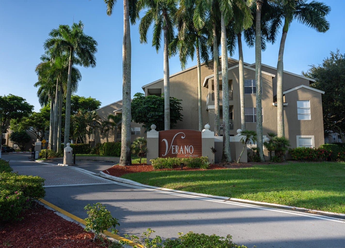 Delray Beach Condo: 1865 Palm Cove Blvd