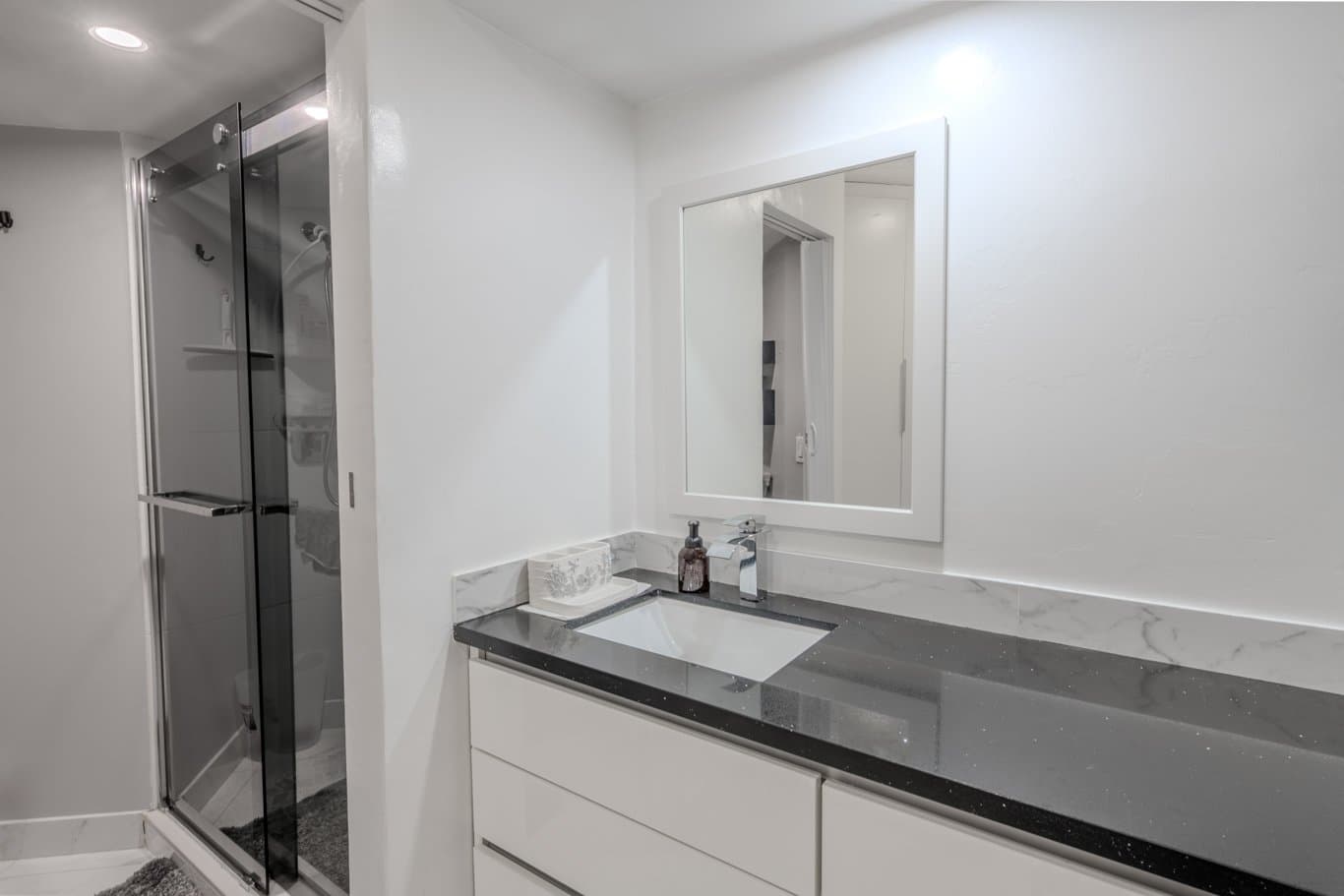 Plantation Condo: 10451 W Broward Blvd