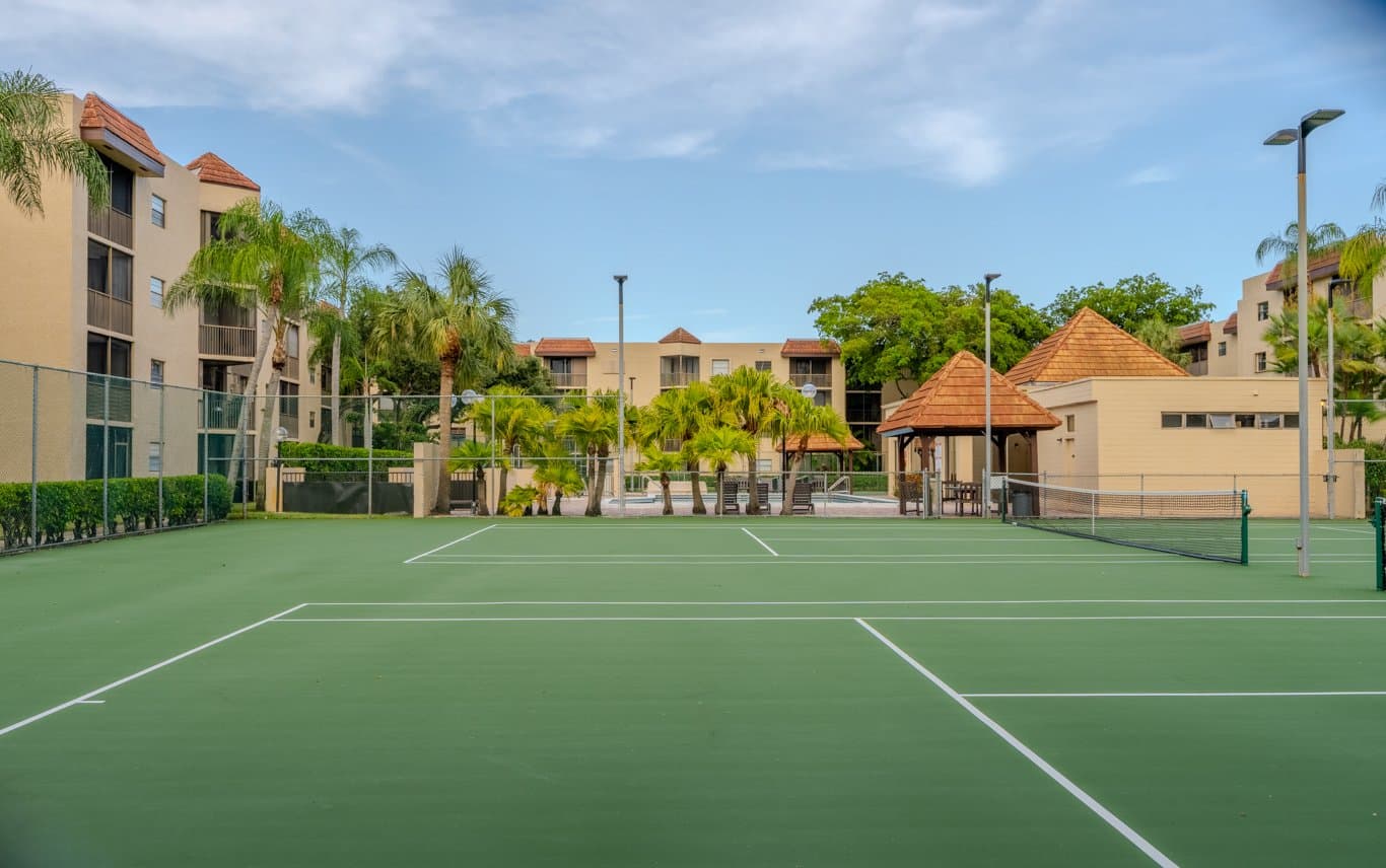 Plantation Condo: 10451 W Broward Blvd