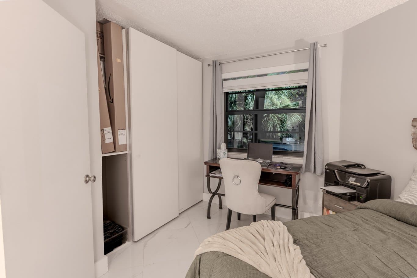 Plantation Condo: 10451 W Broward Blvd