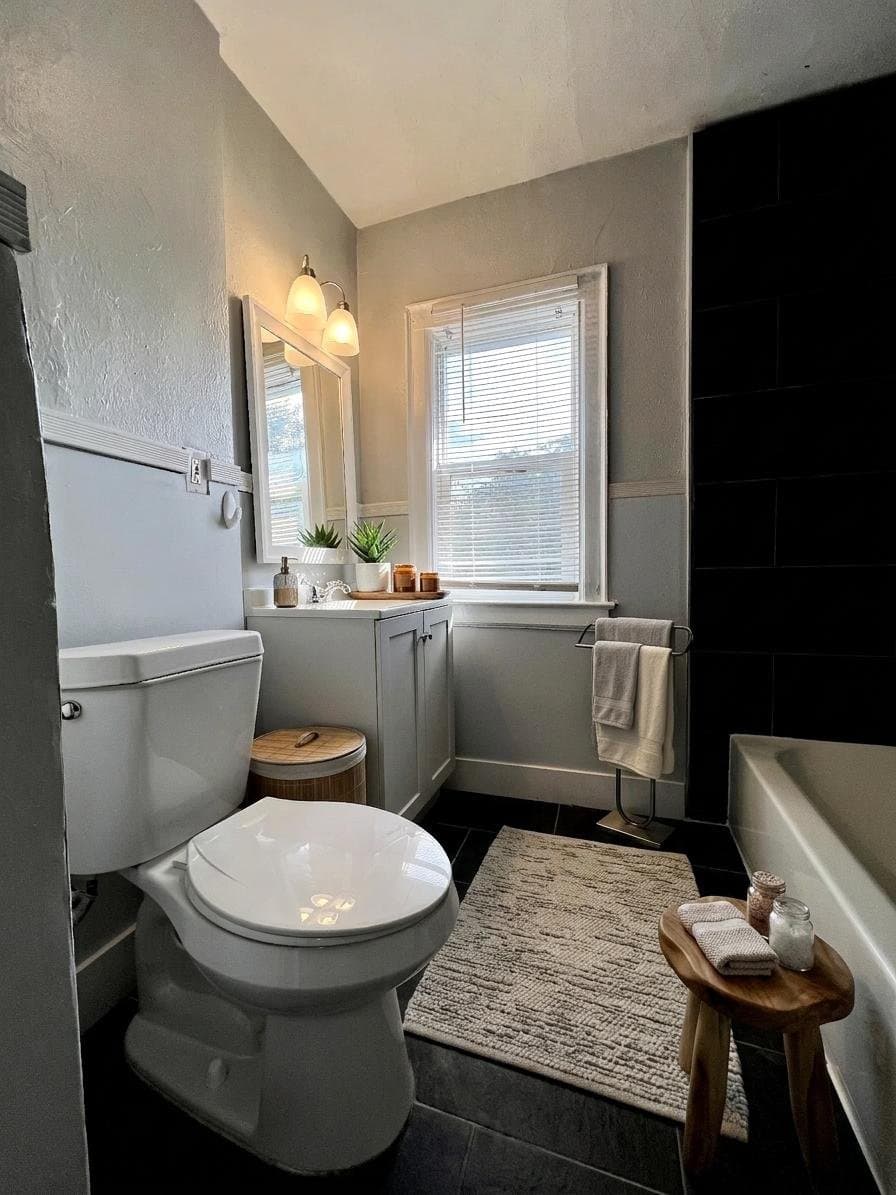 Pontiac Townhome: 173 W Rundell