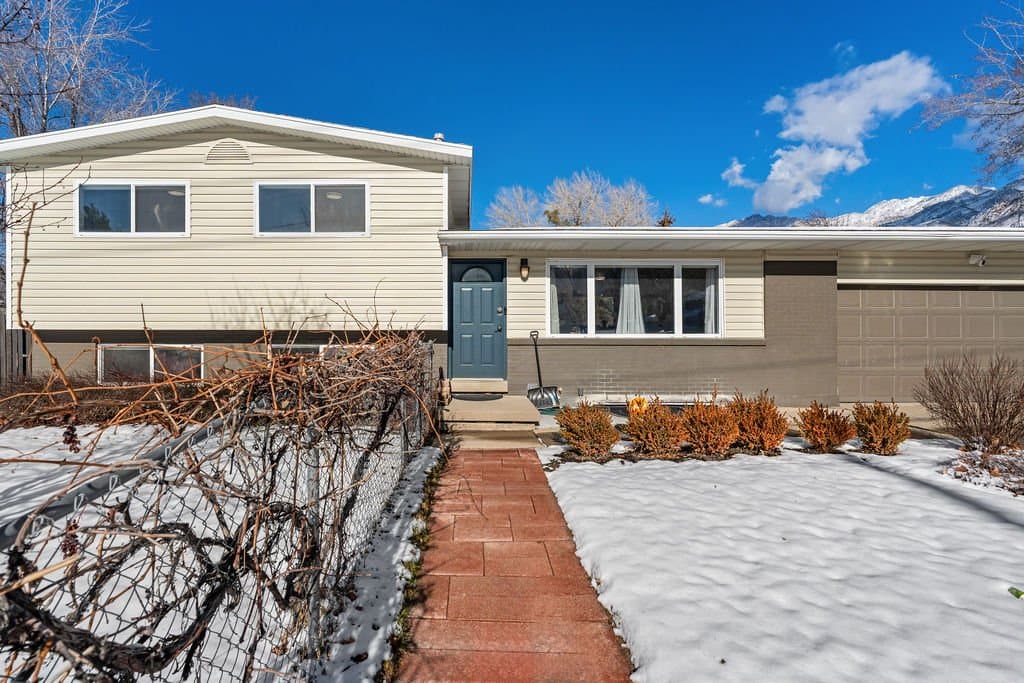 Cottonwood Heights House: 2987 E Bengal Blvd