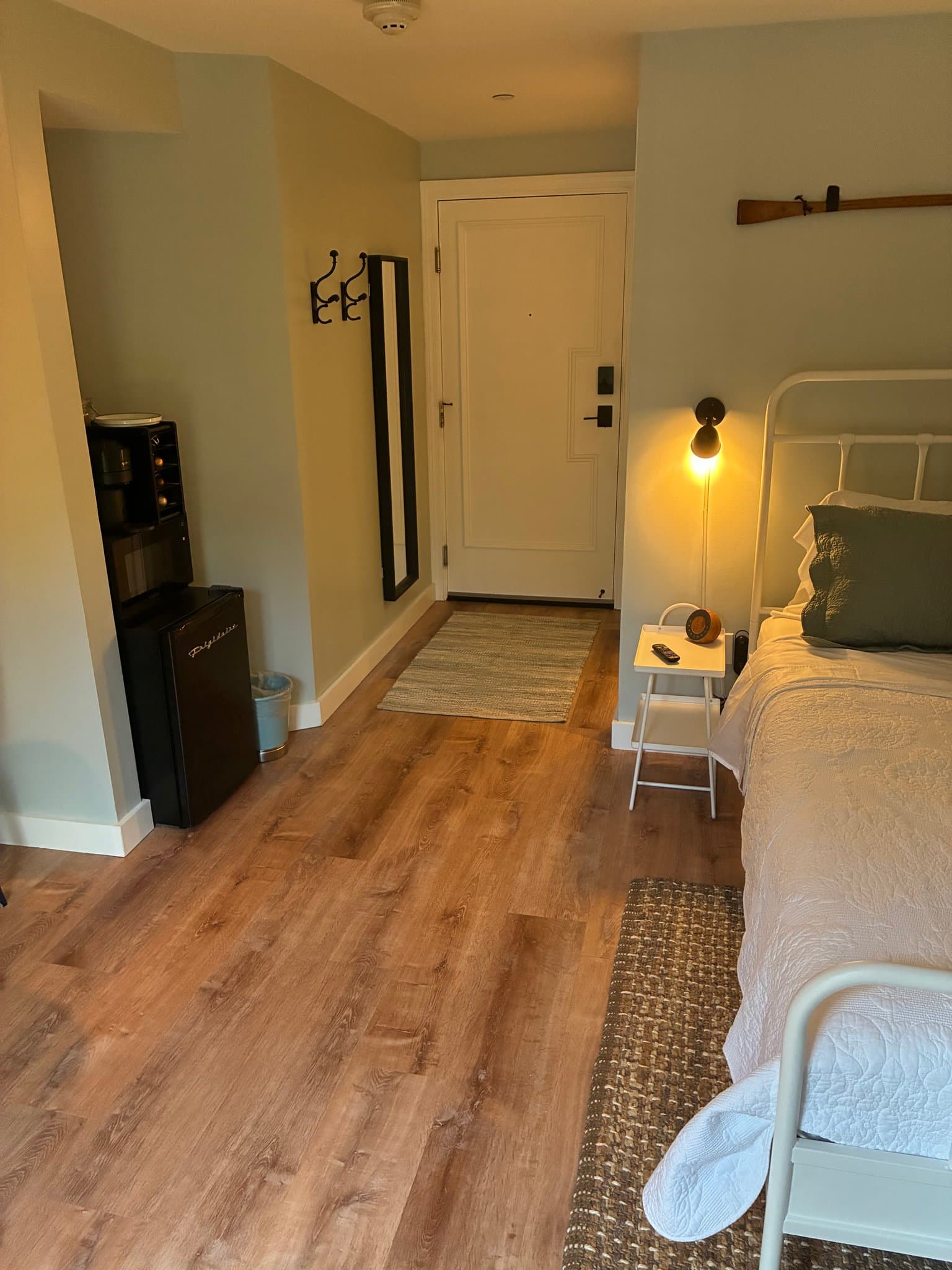 Edgecomb Condo: 302 Eddy Rd