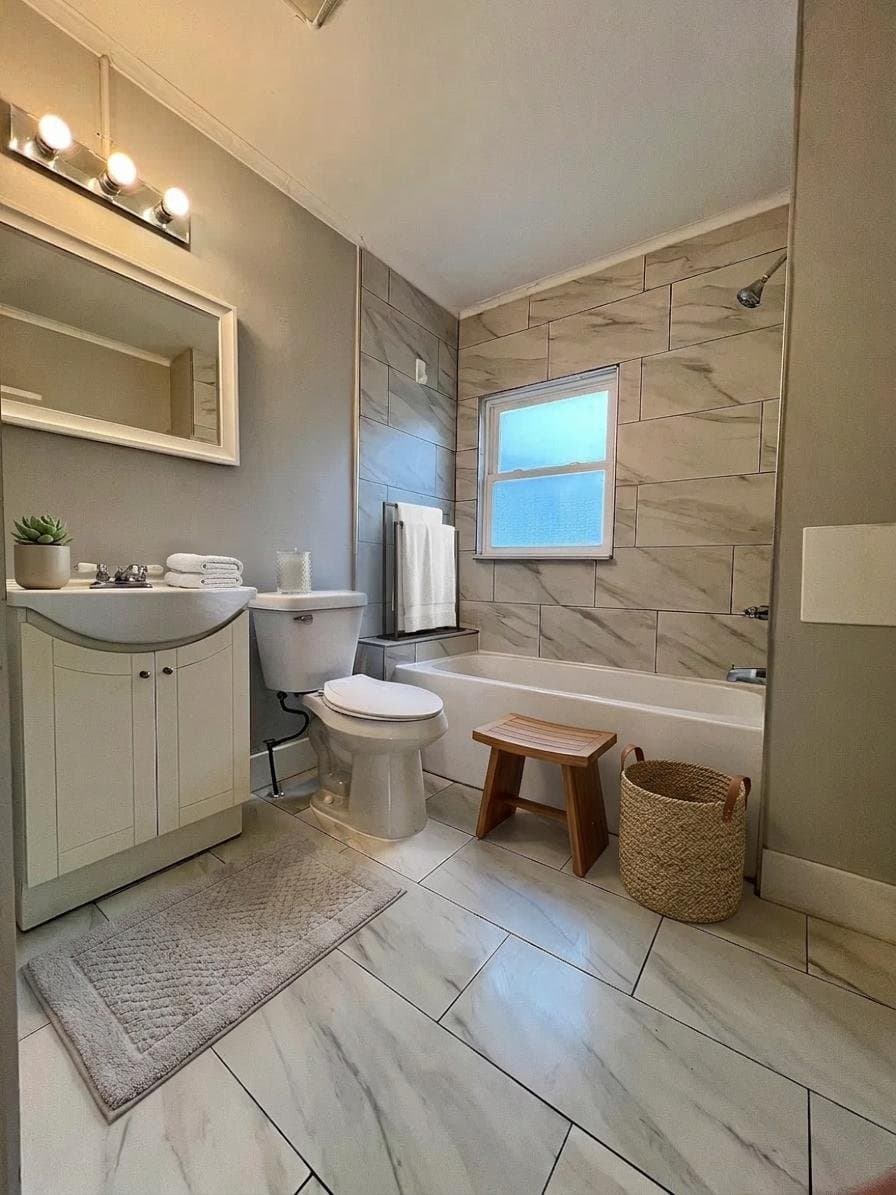 Pontiac Townhome: 99 W Rundell