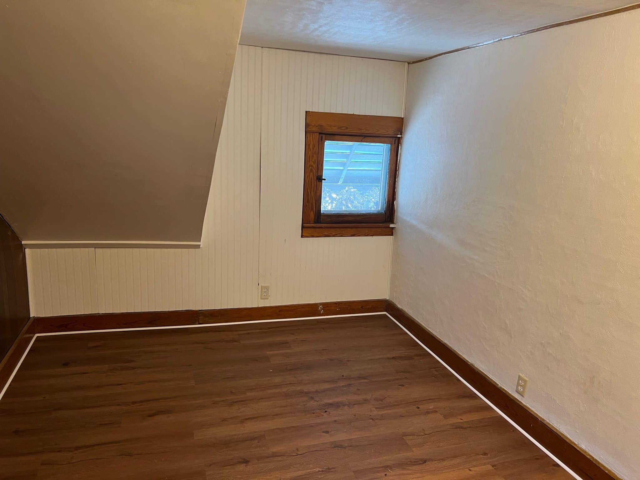 Buffalo House: 213 Newburgh Ave