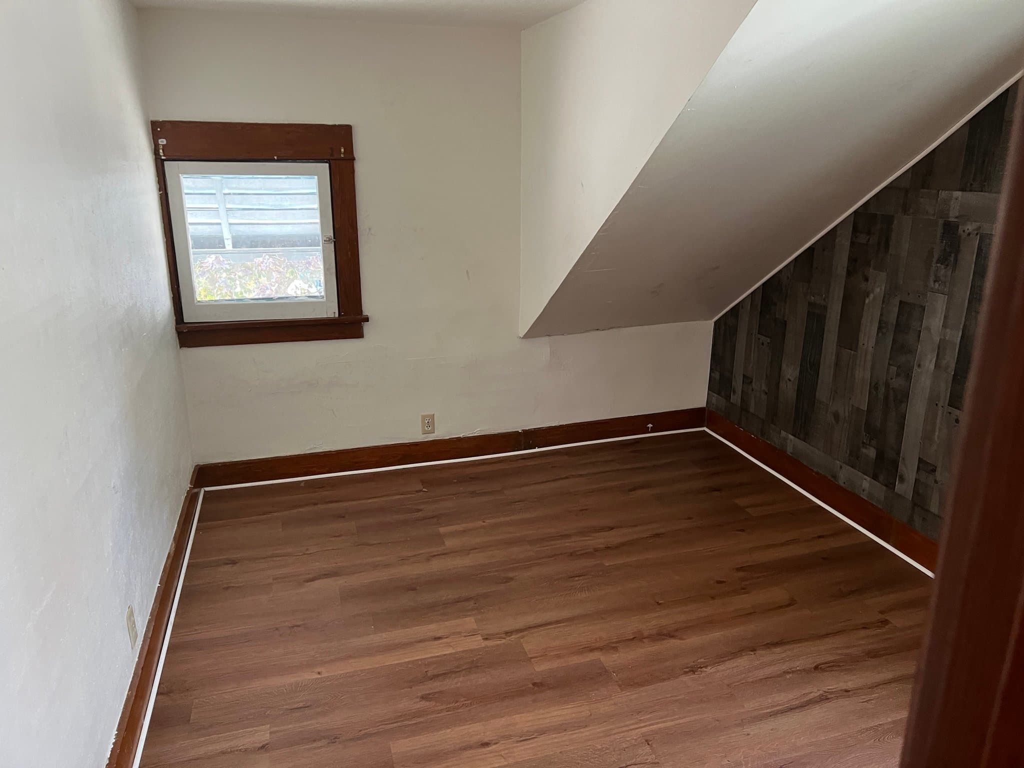 Buffalo House: 213 Newburgh Ave
