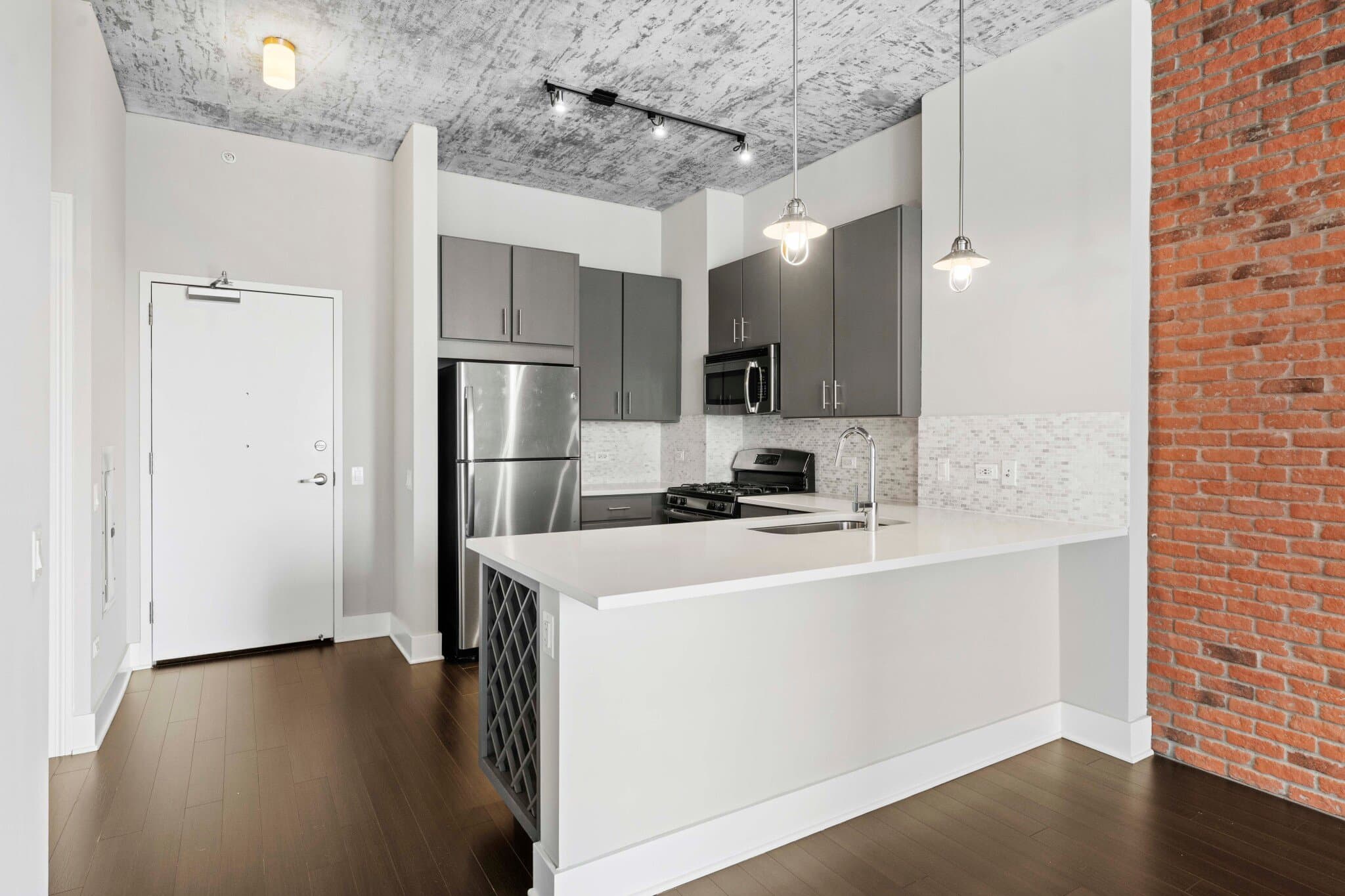 Chicago House: 867 S Clark