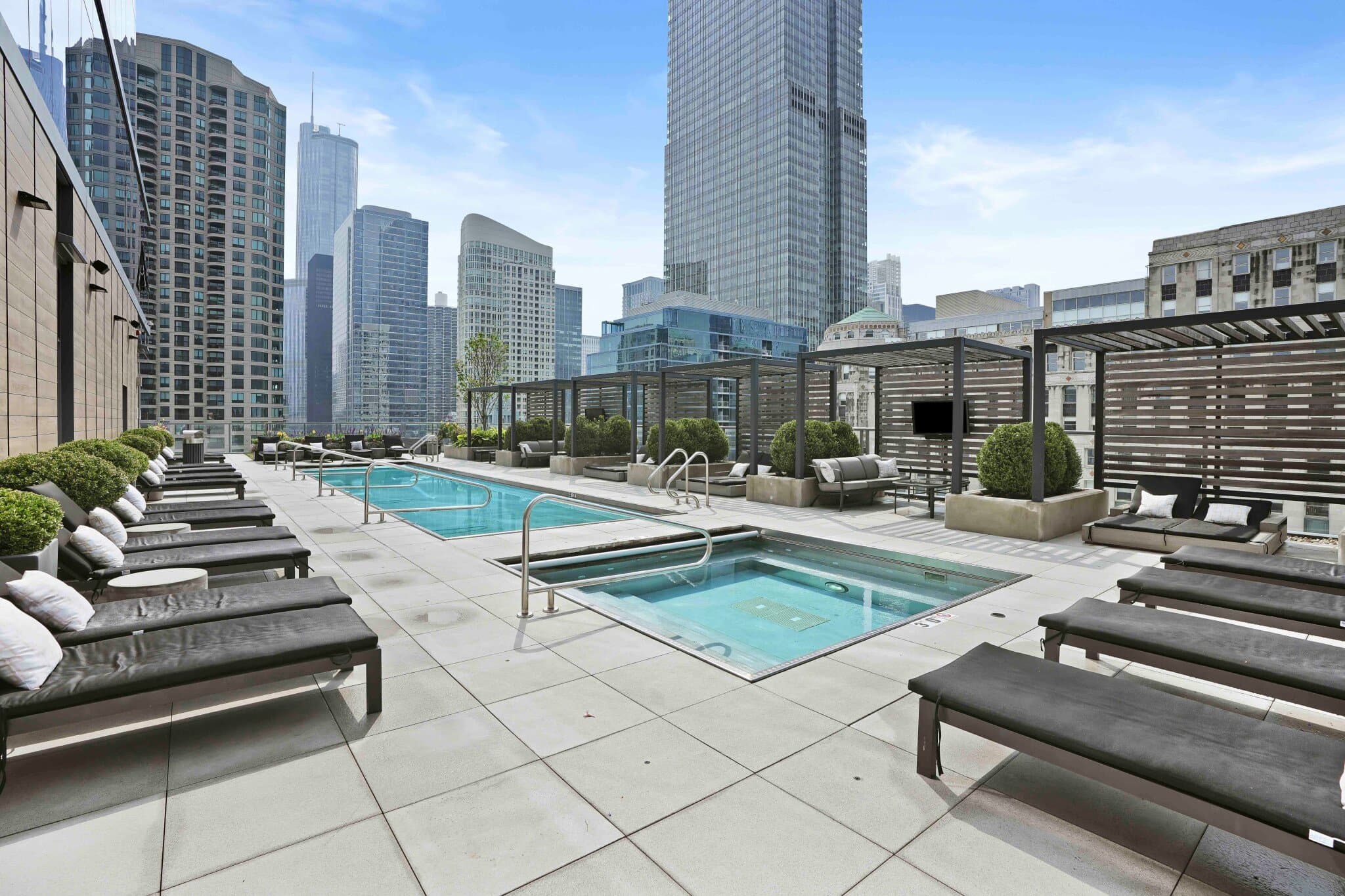 Chicago Apartment: 234 W Hubbard St