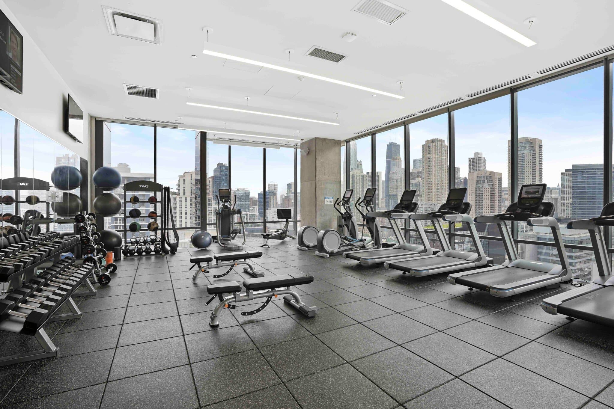 Chicago Apartment: 234 W Hubbard St
