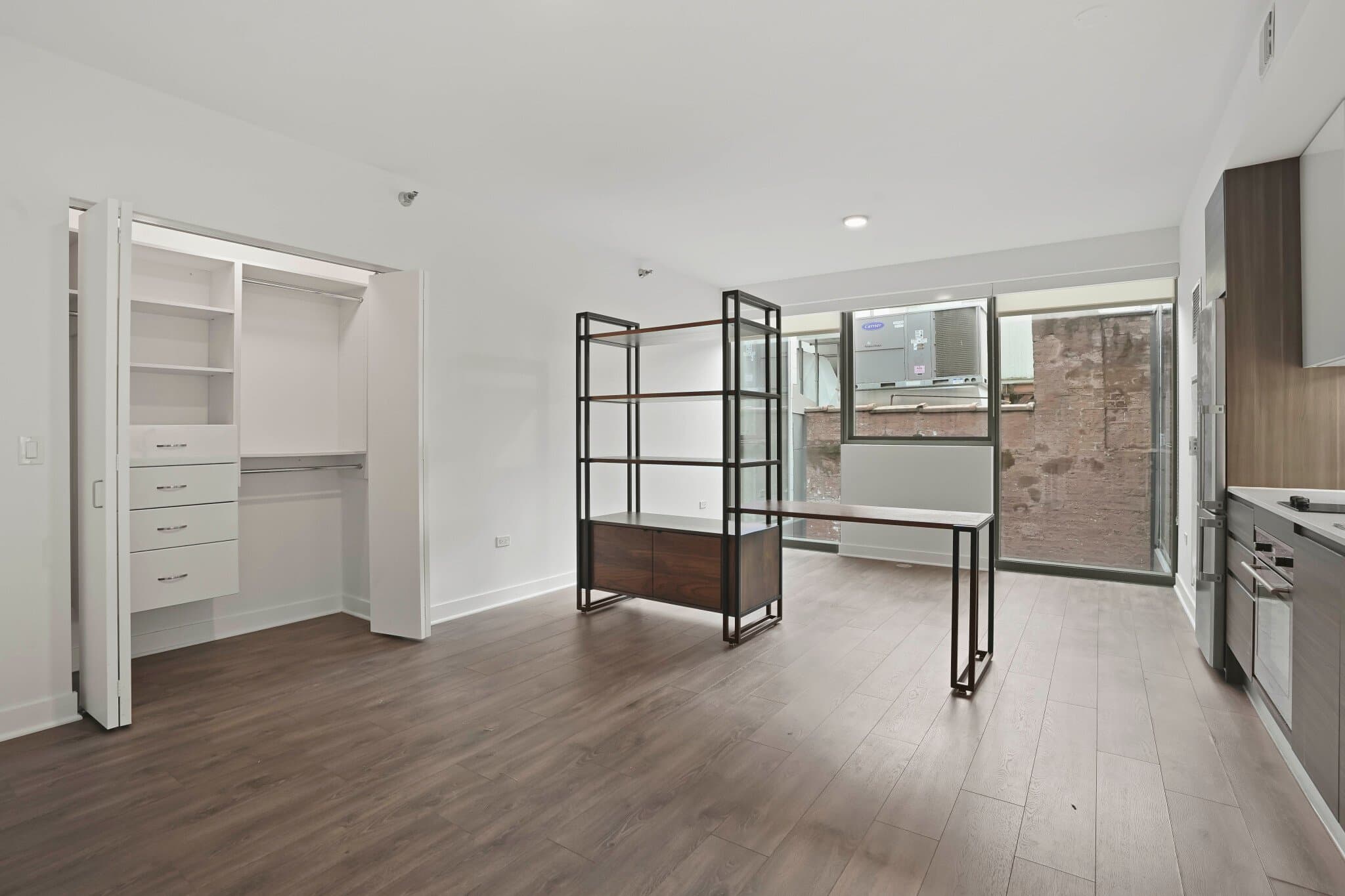 Chicago Apartment: 234 W Hubbard St