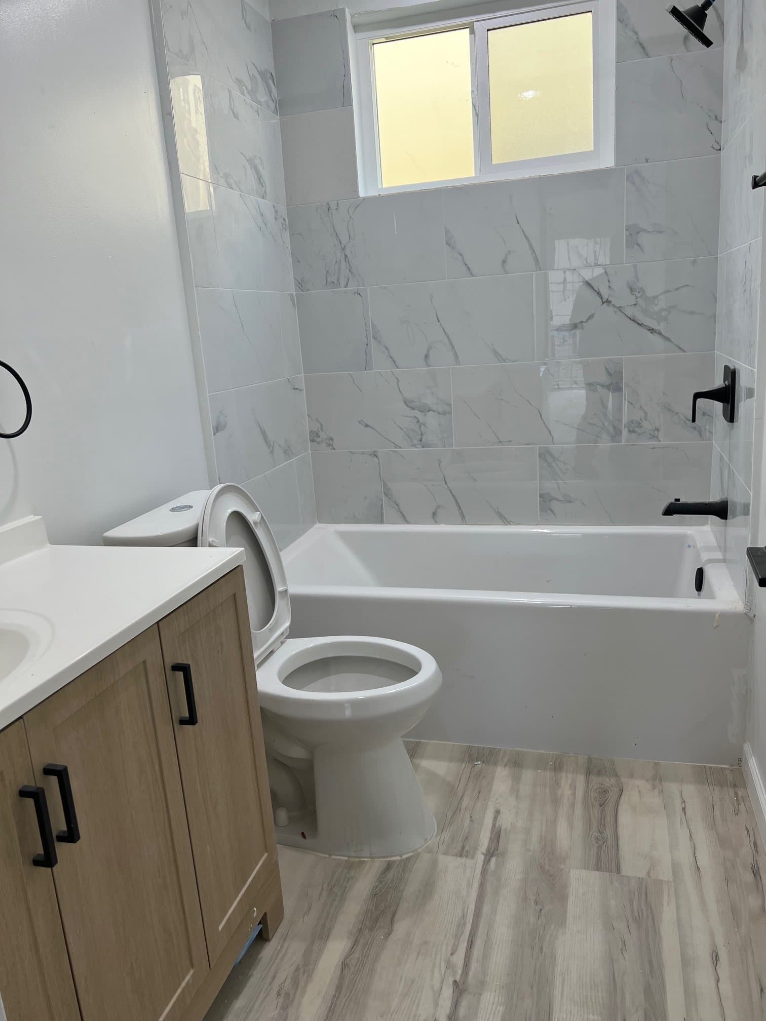 Los Angeles Apartment: 522 N Alexandria Ave