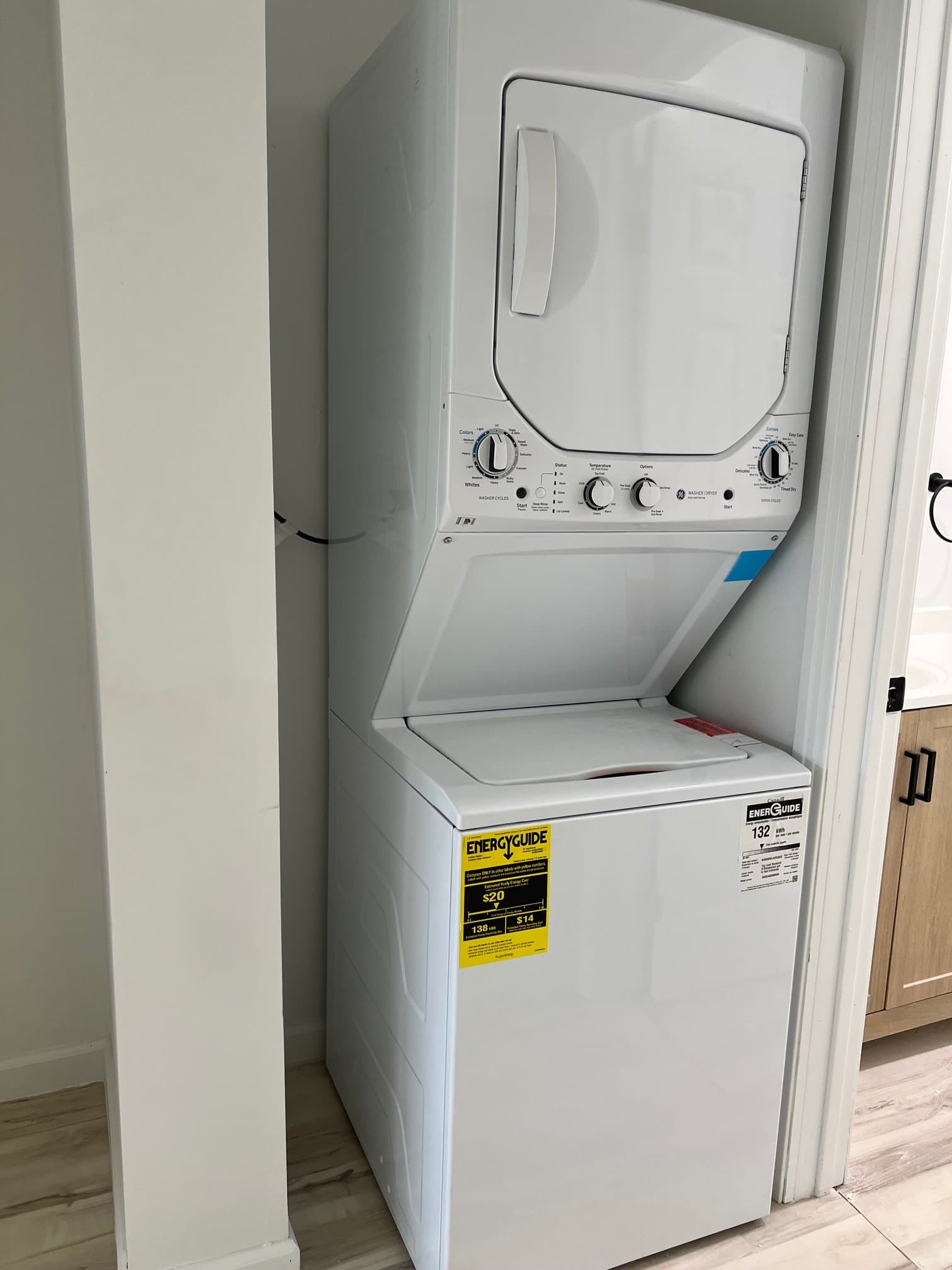 Los Angeles Apartment: 522 N Alexandria Ave