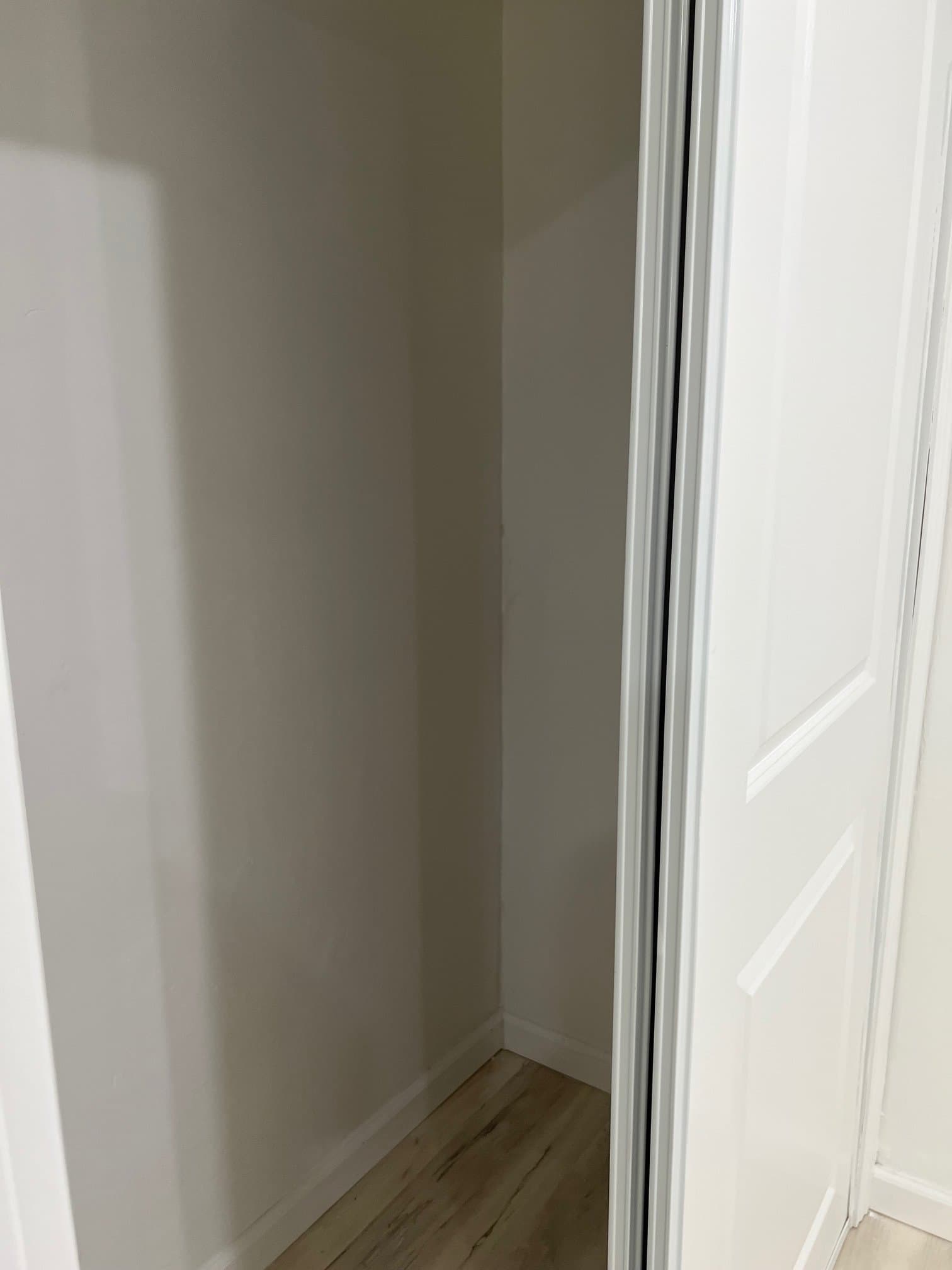 Los Angeles Apartment: 522 N Alexandria Ave