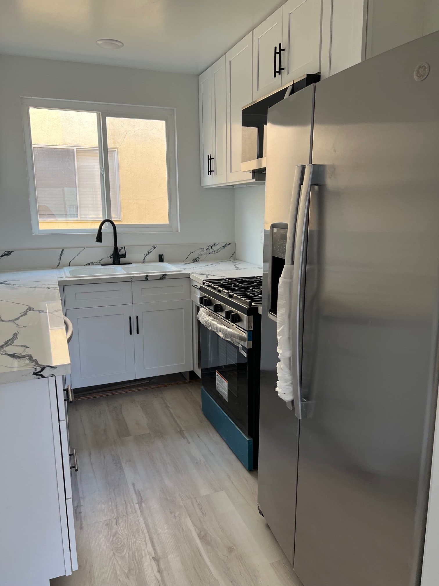 Los Angeles Apartment: 522 N Alexandria Ave