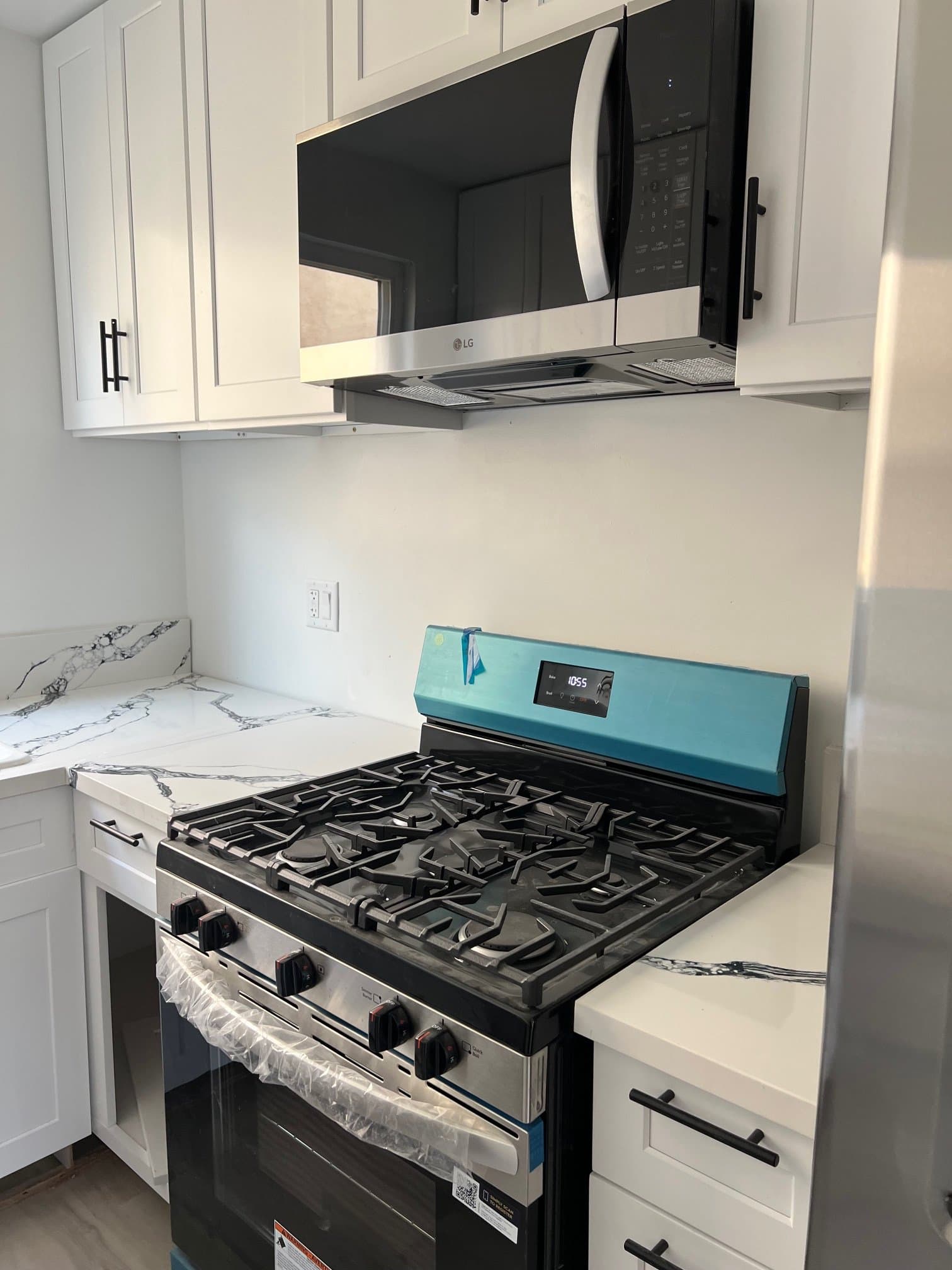 Los Angeles Apartment: 522 N Alexandria Ave