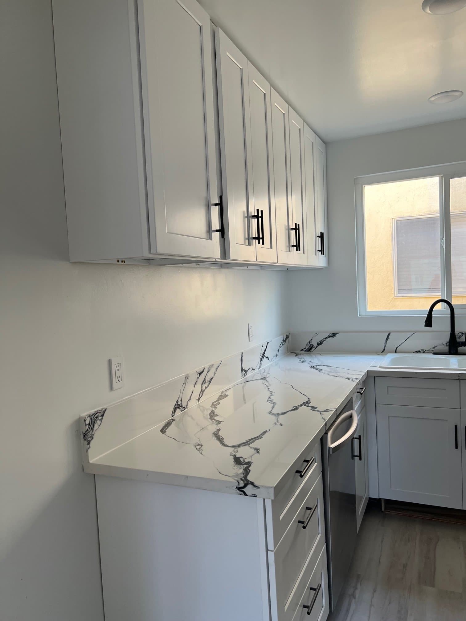 Los Angeles Apartment: 522 N Alexandria Ave