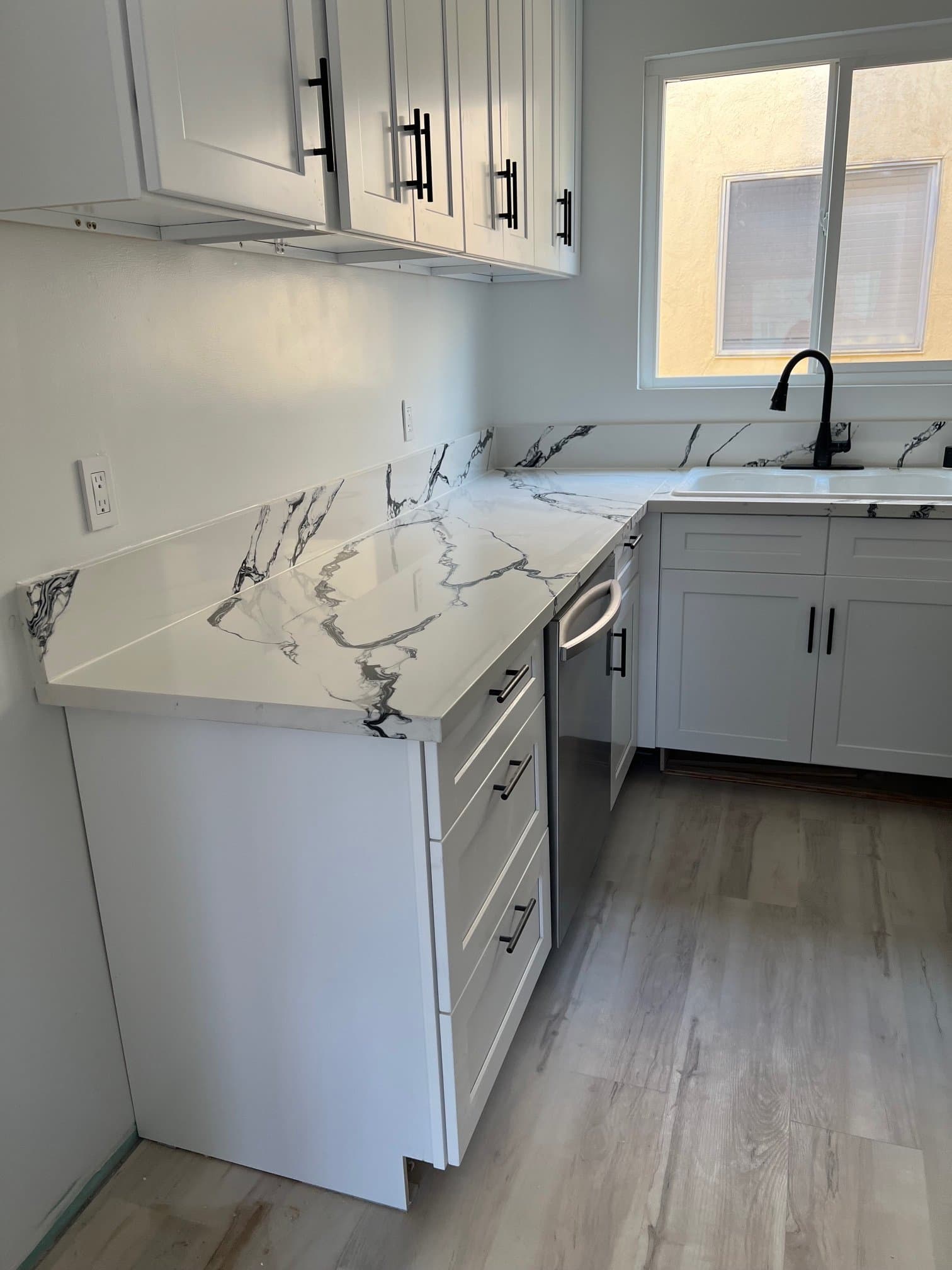 Los Angeles Apartment: 522 N Alexandria Ave