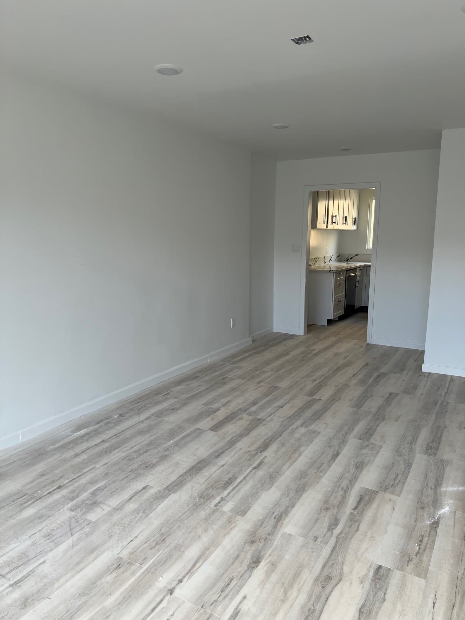 Los Angeles Apartment: 522 N Alexandria Ave