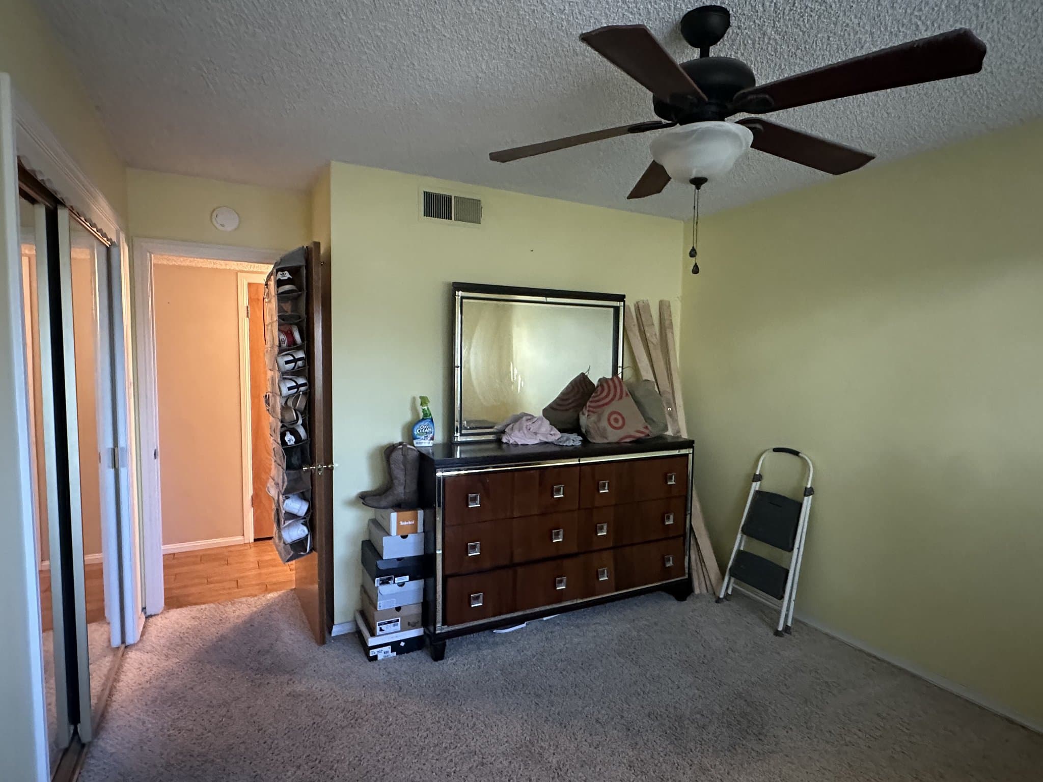Bakersfield House: 200 Electra