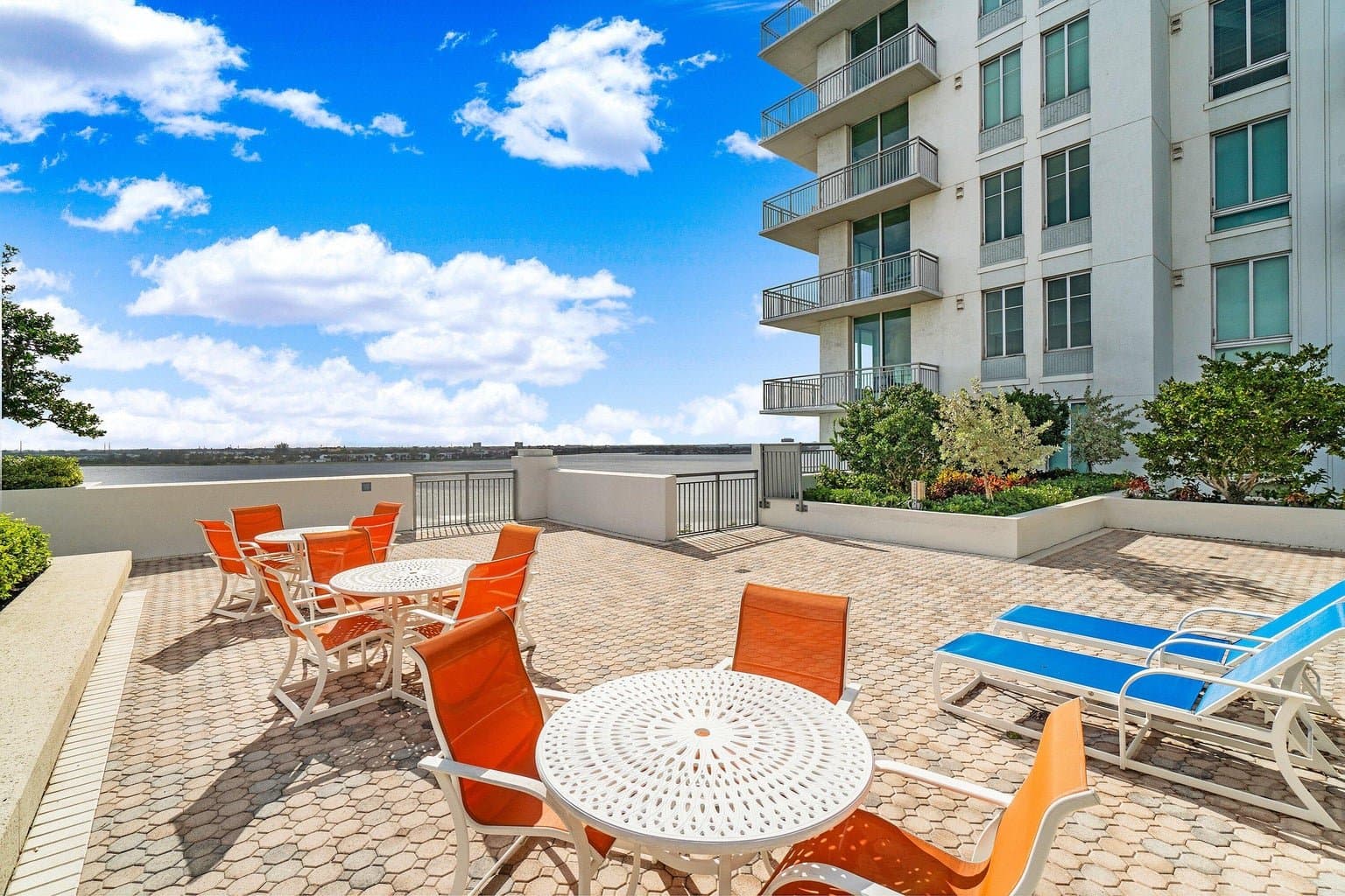 West Palm Beach Condo: 300 S AUSTRALIAN Avenue 1520