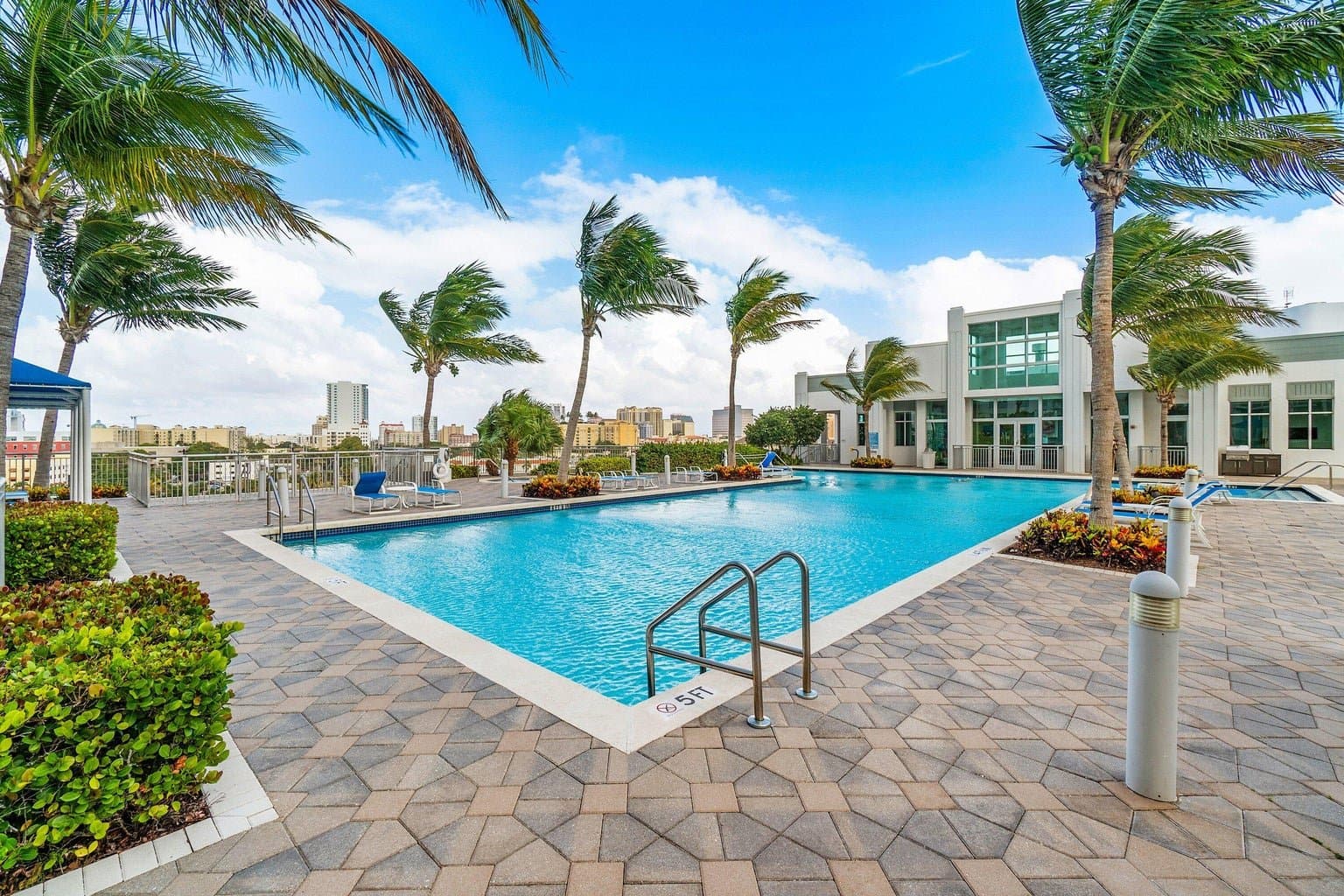 West Palm Beach Condo: 300 S AUSTRALIAN Avenue 1520