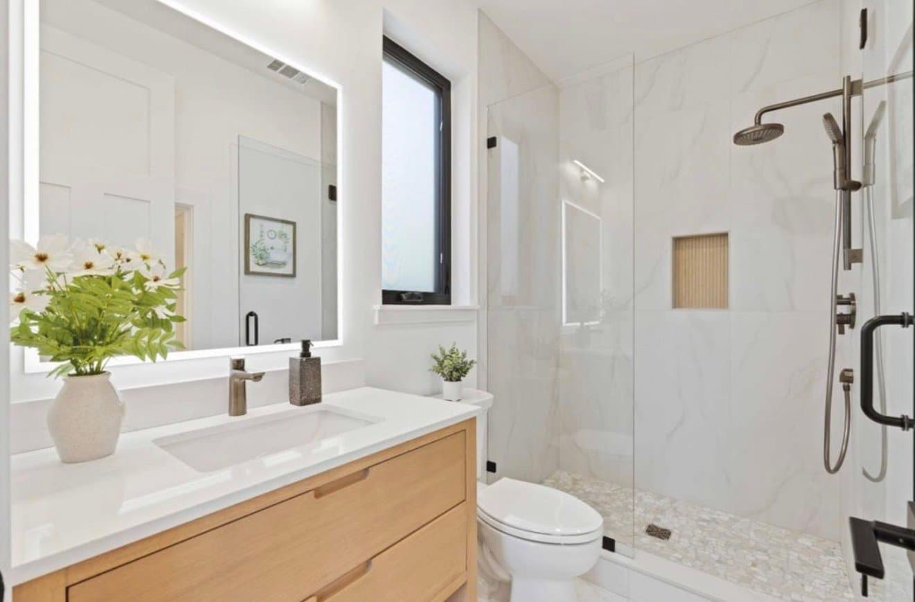 Campbell Single Room: 189 Sunnyside Ave.