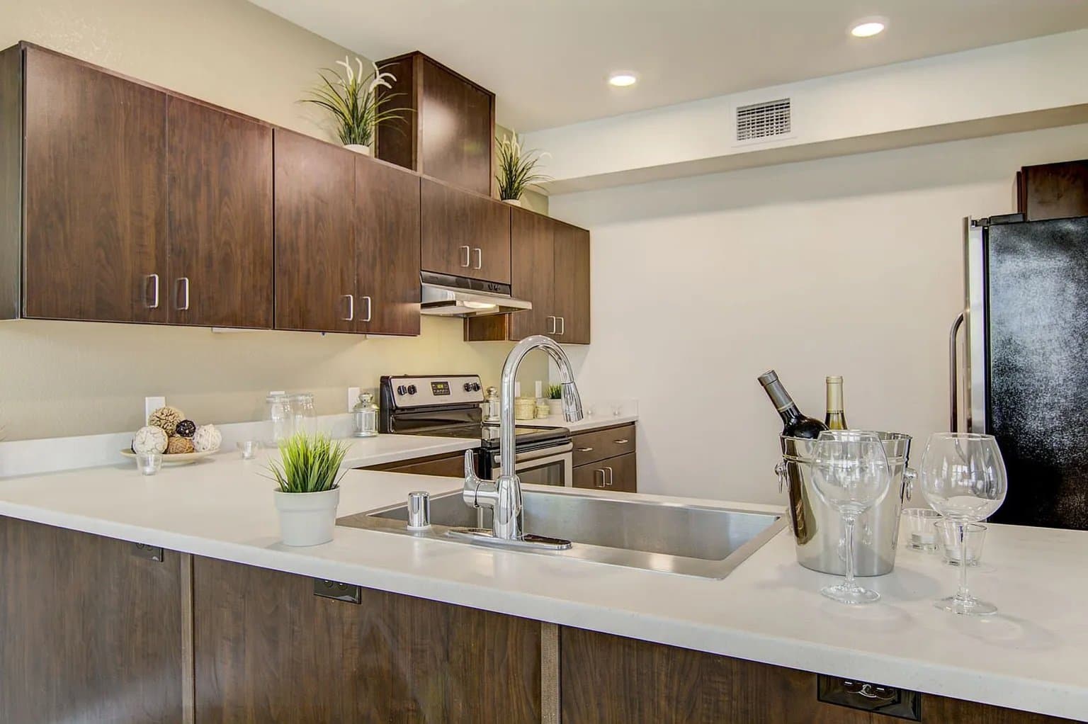 Sacramento Apartment: 519 T St