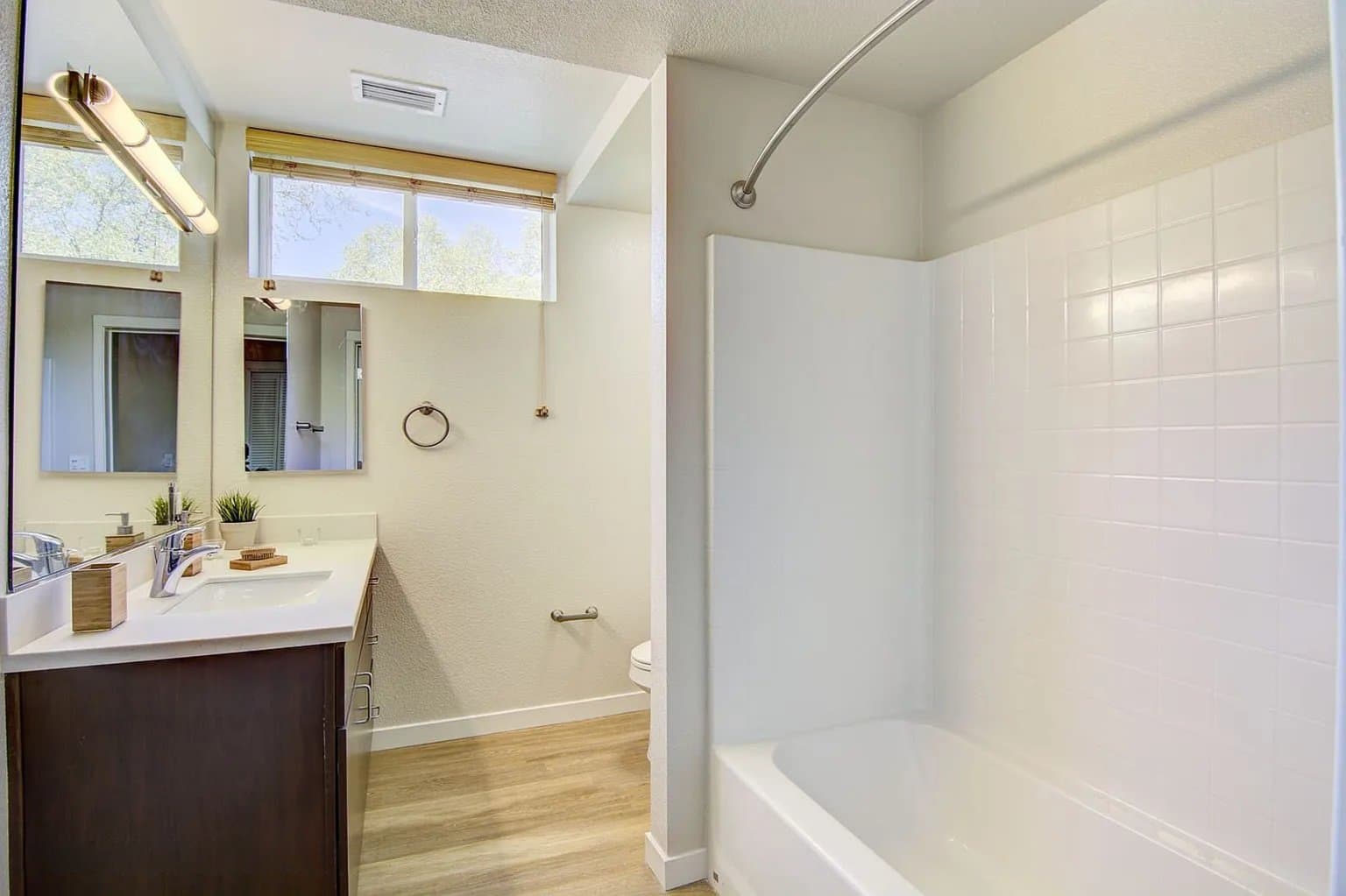 Sacramento Apartment: 519 T St