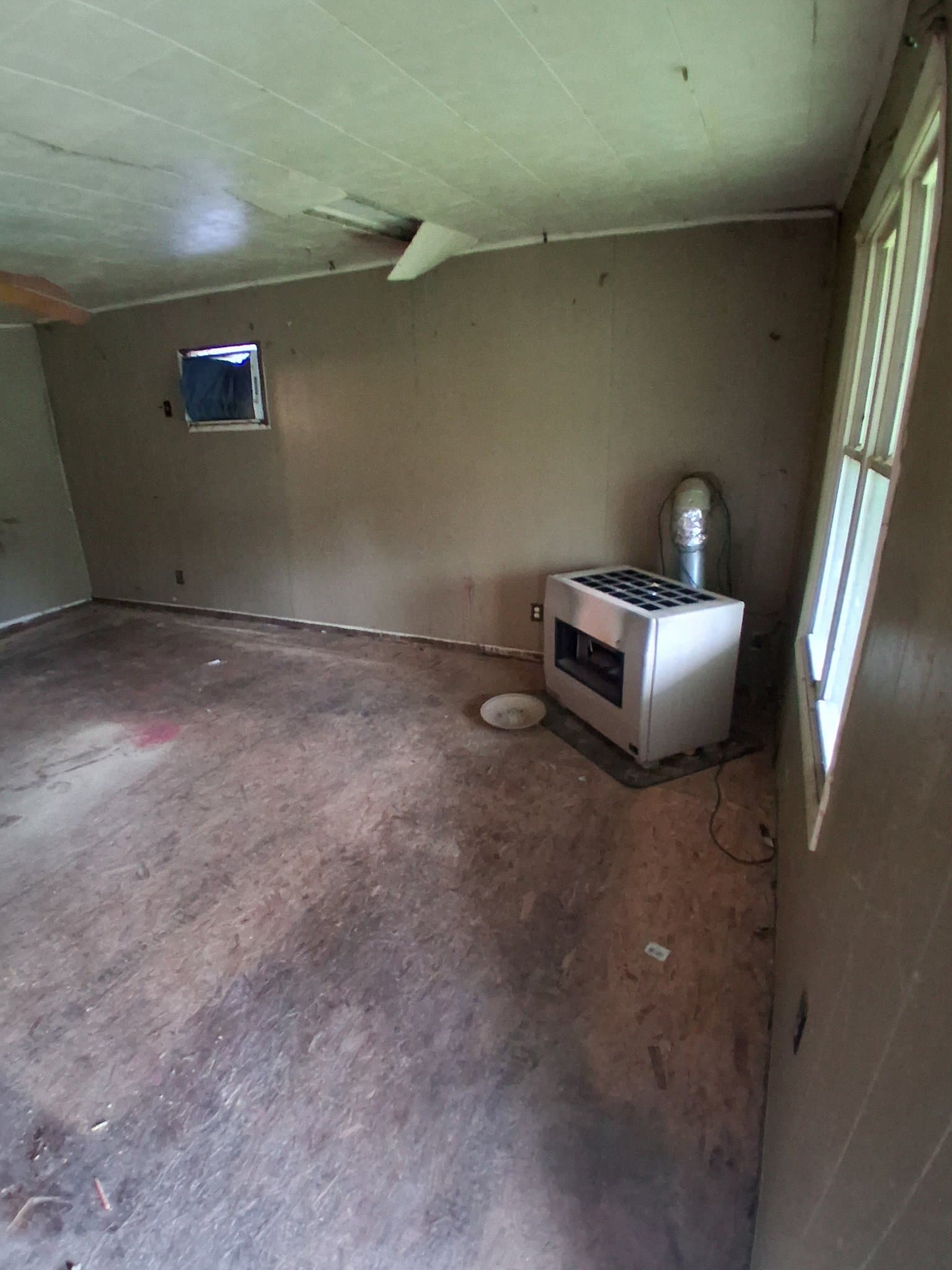 Carrier Mills House: 214 Pyle St