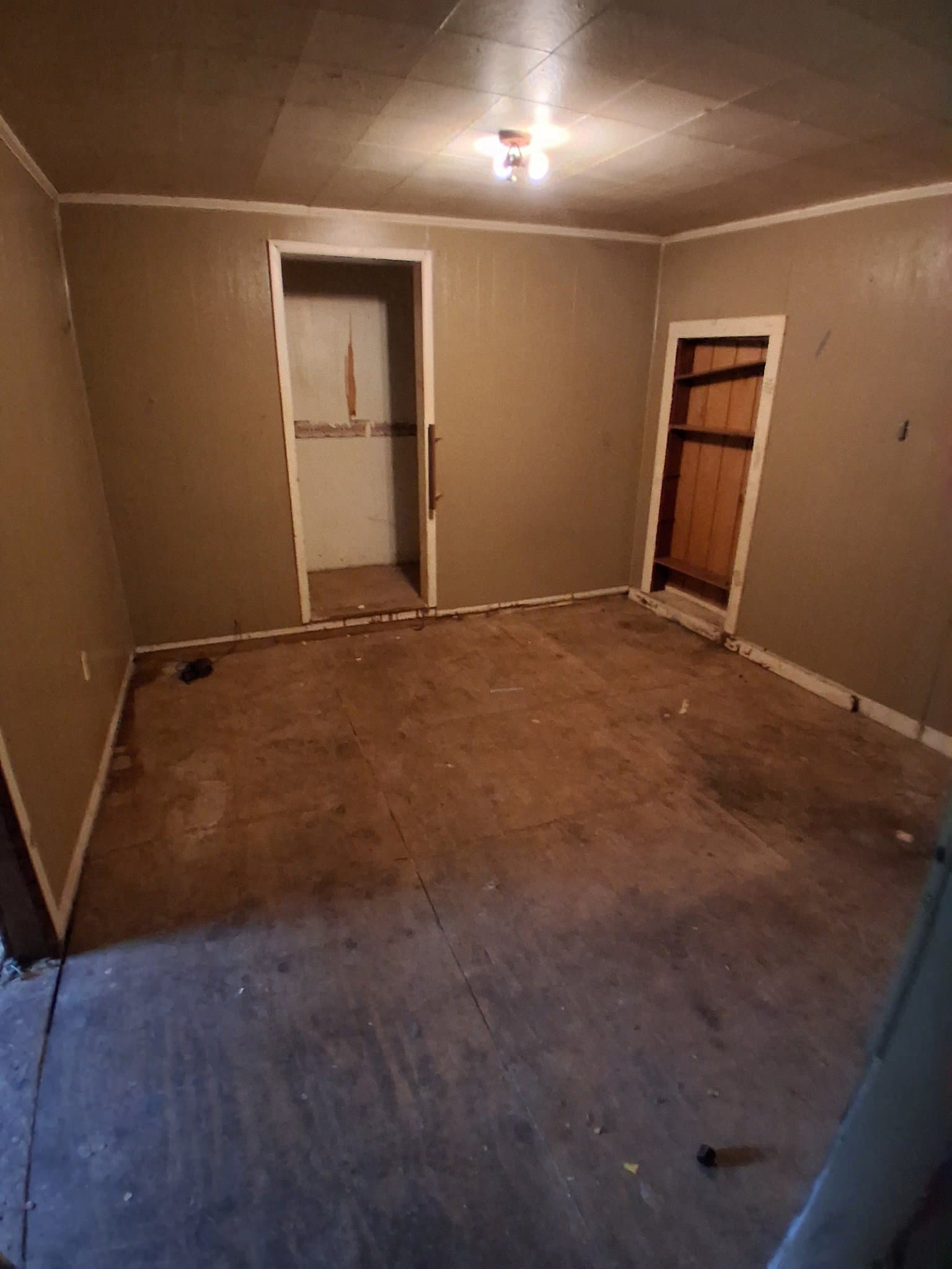 Carrier Mills House: 214 Pyle St