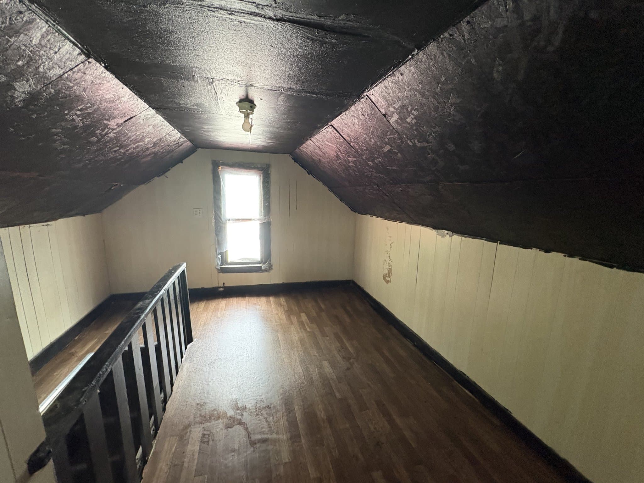 Moweaqua House: 221 E Cherry St
