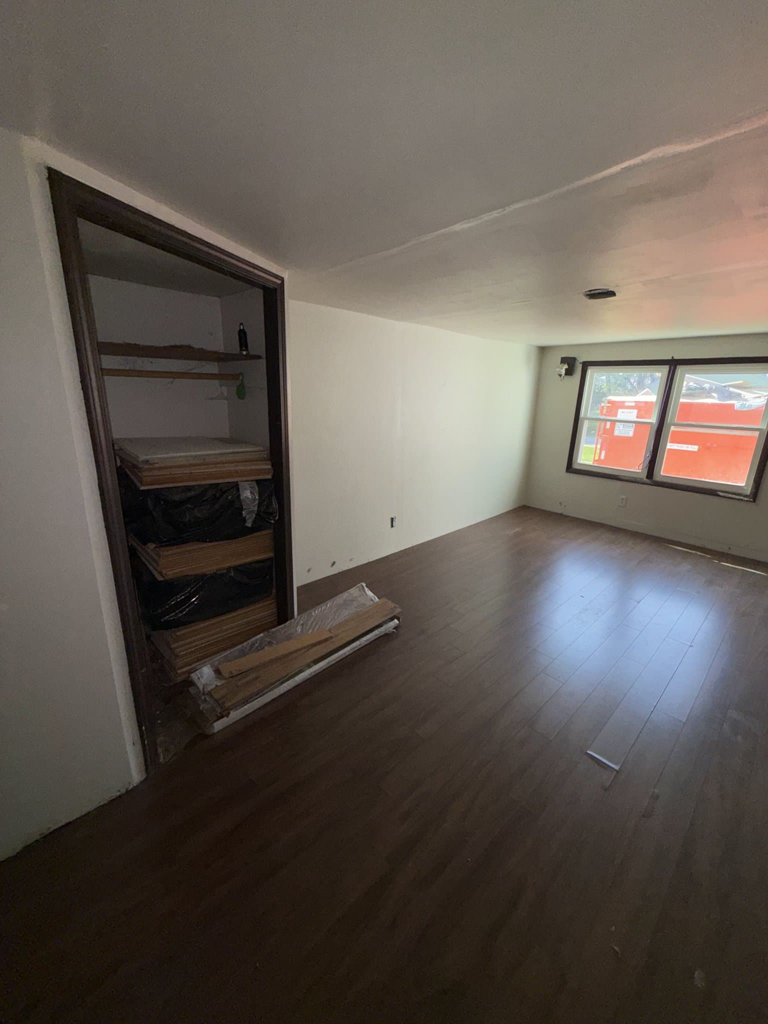 Moweaqua House: 221 E Cherry St