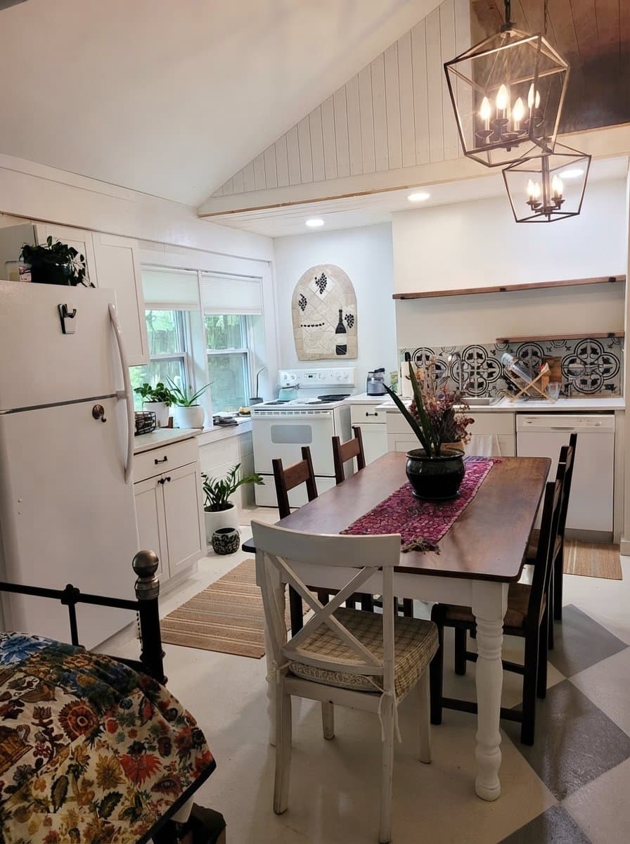 Pine Lake Condo: 483 Spruce Dr