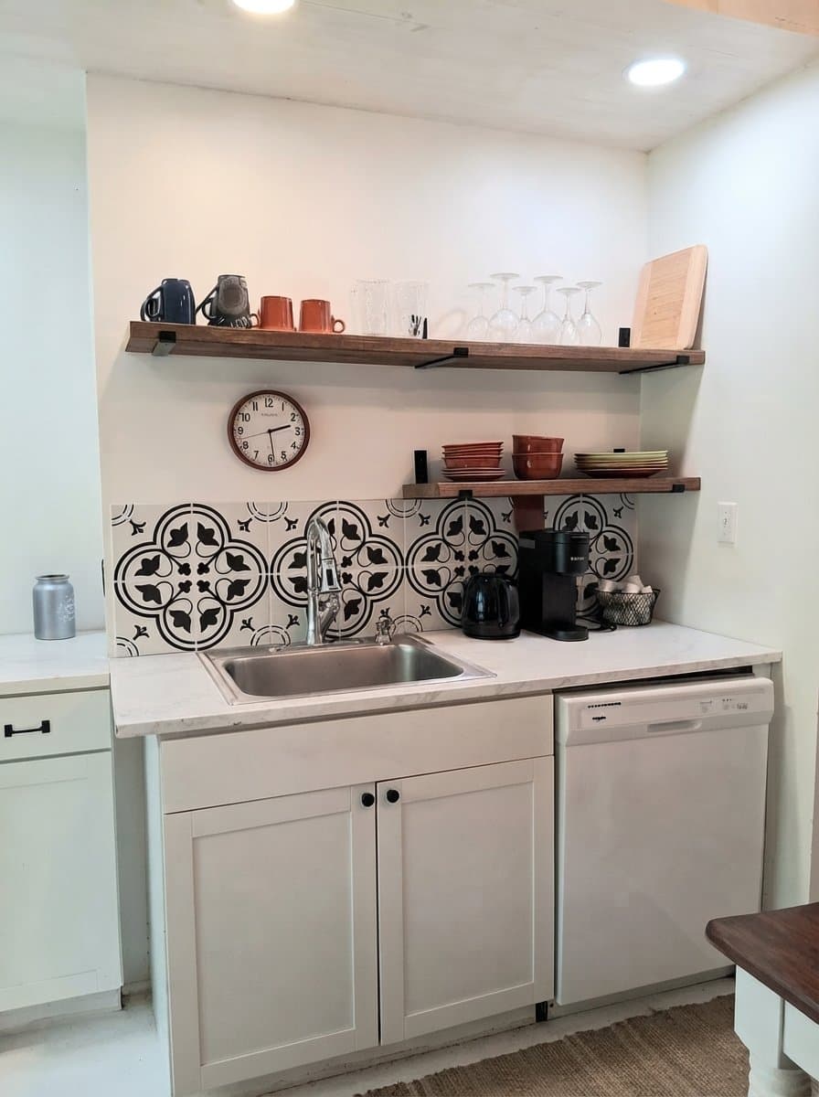 Pine Lake Condo: 483 Spruce Dr