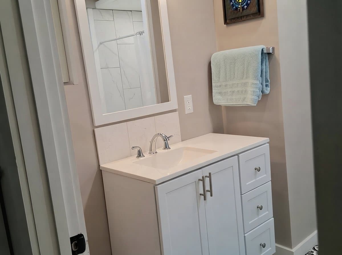 Pine Lake Condo: 483 Spruce Dr