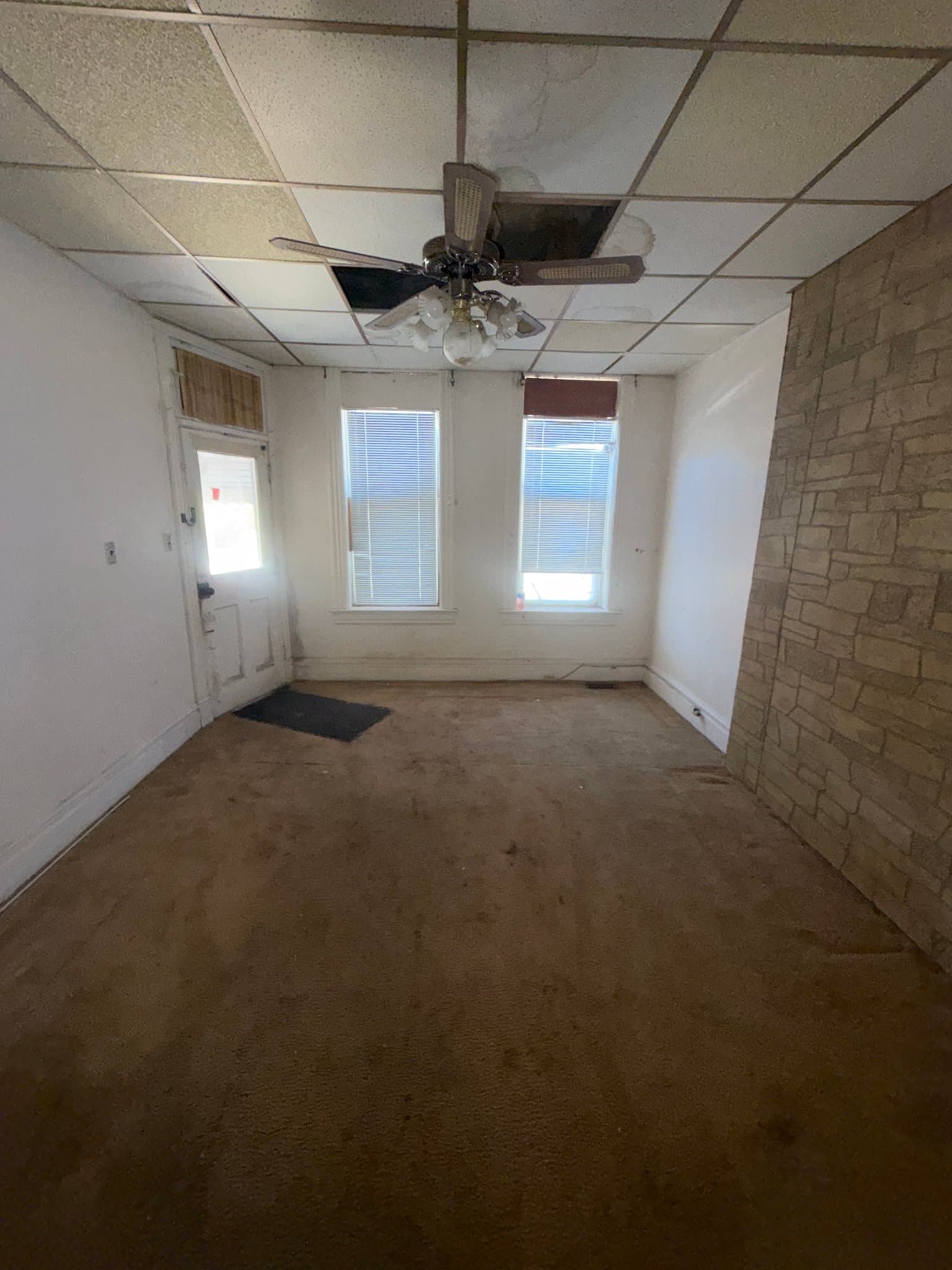 St. Louis House: 2028 E Prairie Ave
