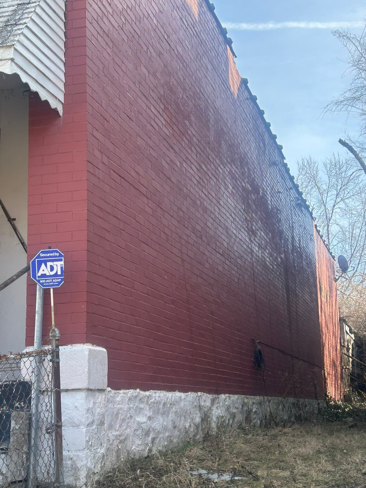 St. Louis House: 2028 E Prairie Ave