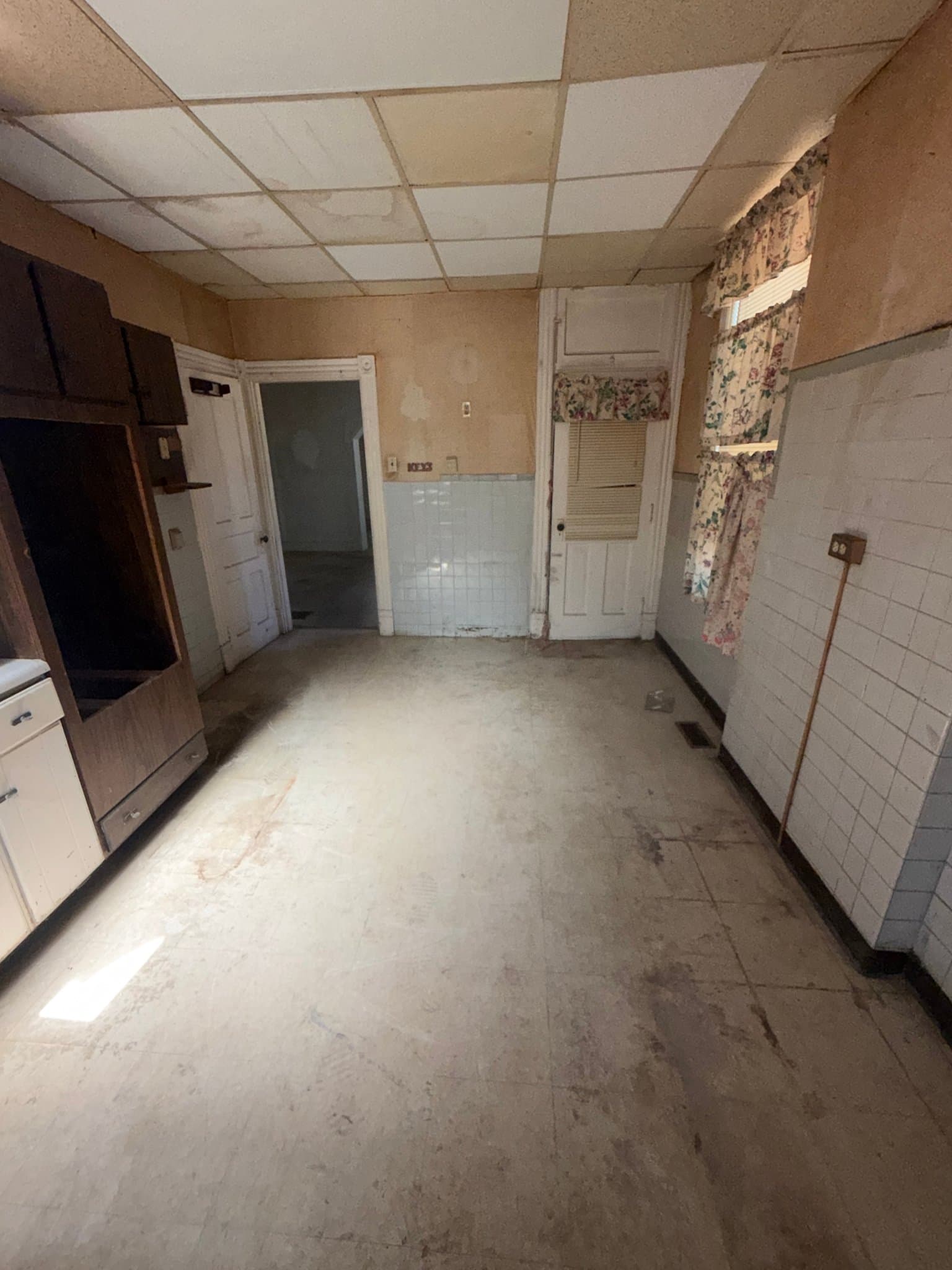 St. Louis House: 2028 E Prairie Ave