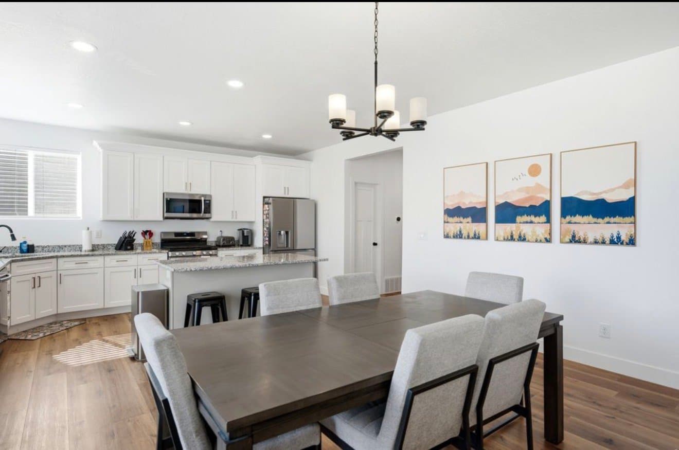 Eagle Mountain House: 4261 E Center Point St