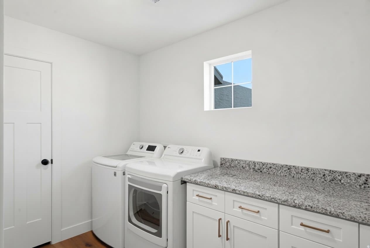 Eagle Mountain House: 4261 E Center Point St