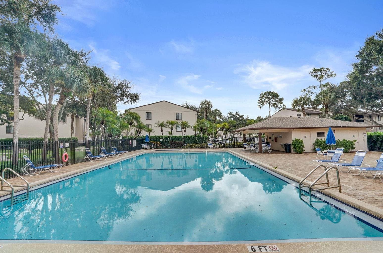 Greenacres Condo: 203 Foxtail Dr