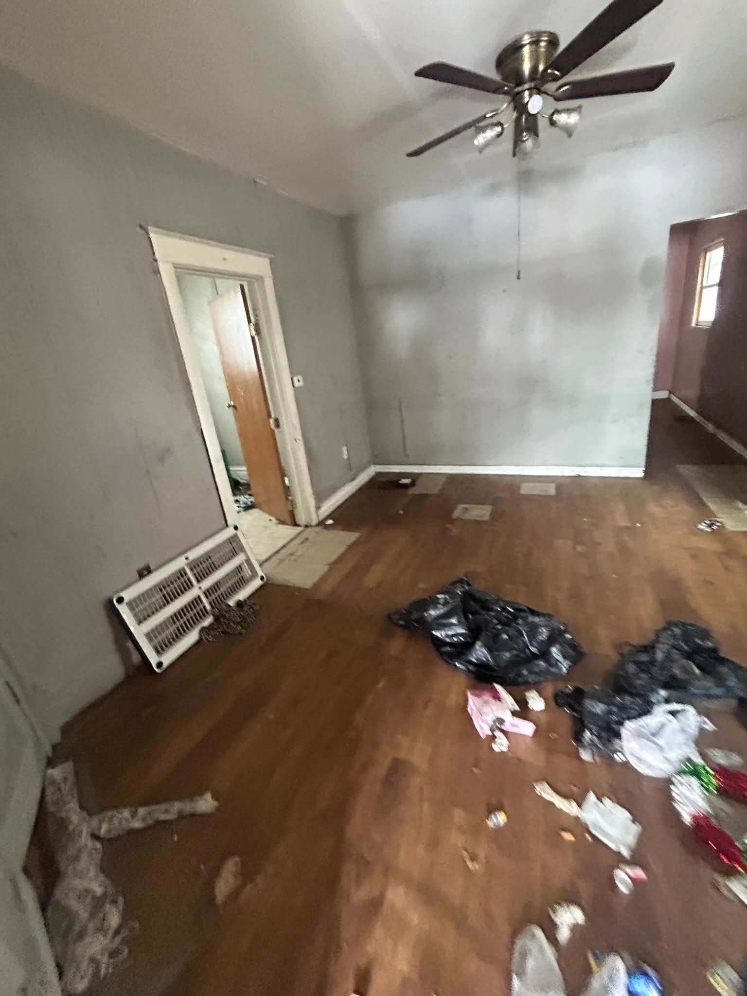Peoria House: 1811 W Millman St