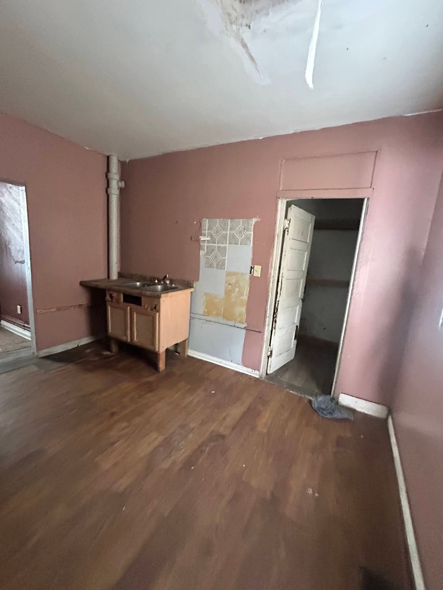 Peoria House: 1811 W Millman St