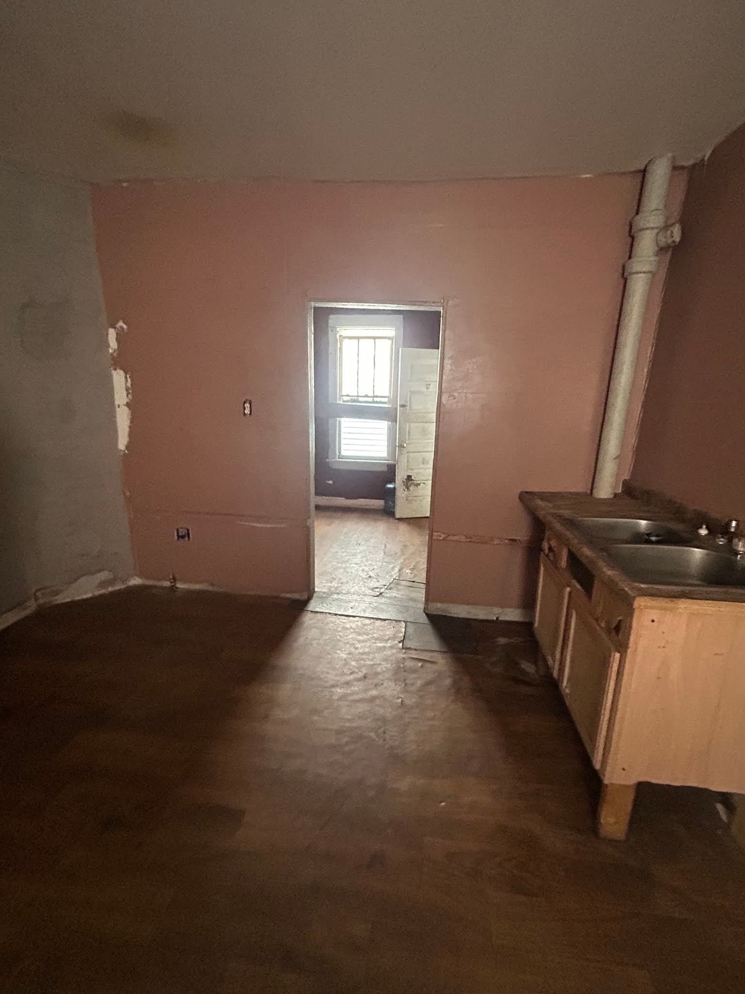 Peoria House: 1811 W Millman St