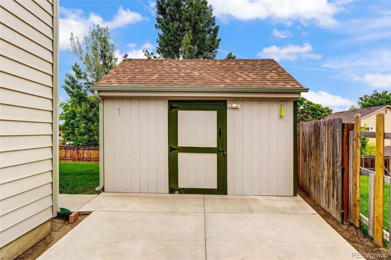 Thornton House: 5101 E 122nd Cir