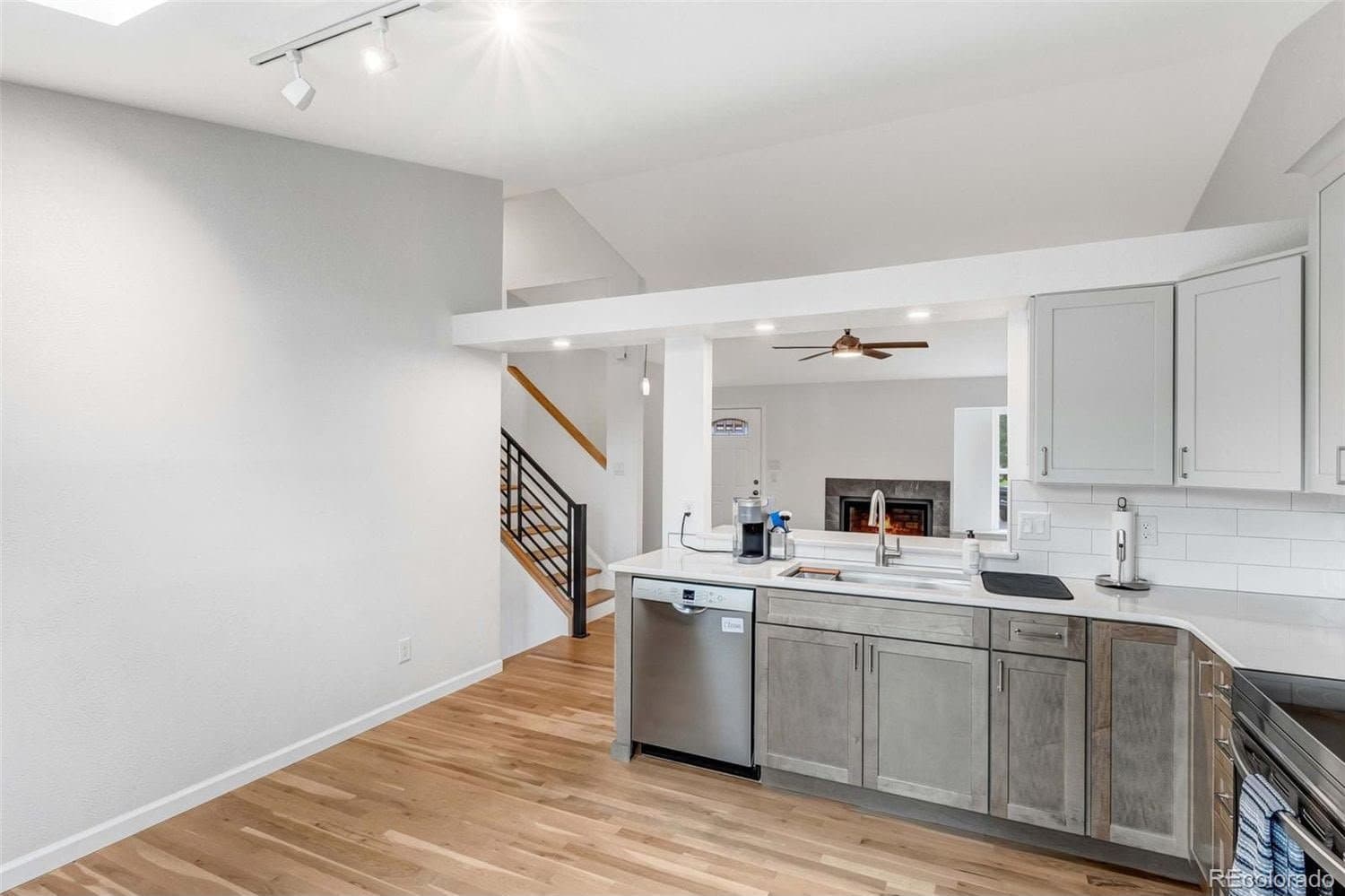 Thornton House: 5101 E 122nd Cir
