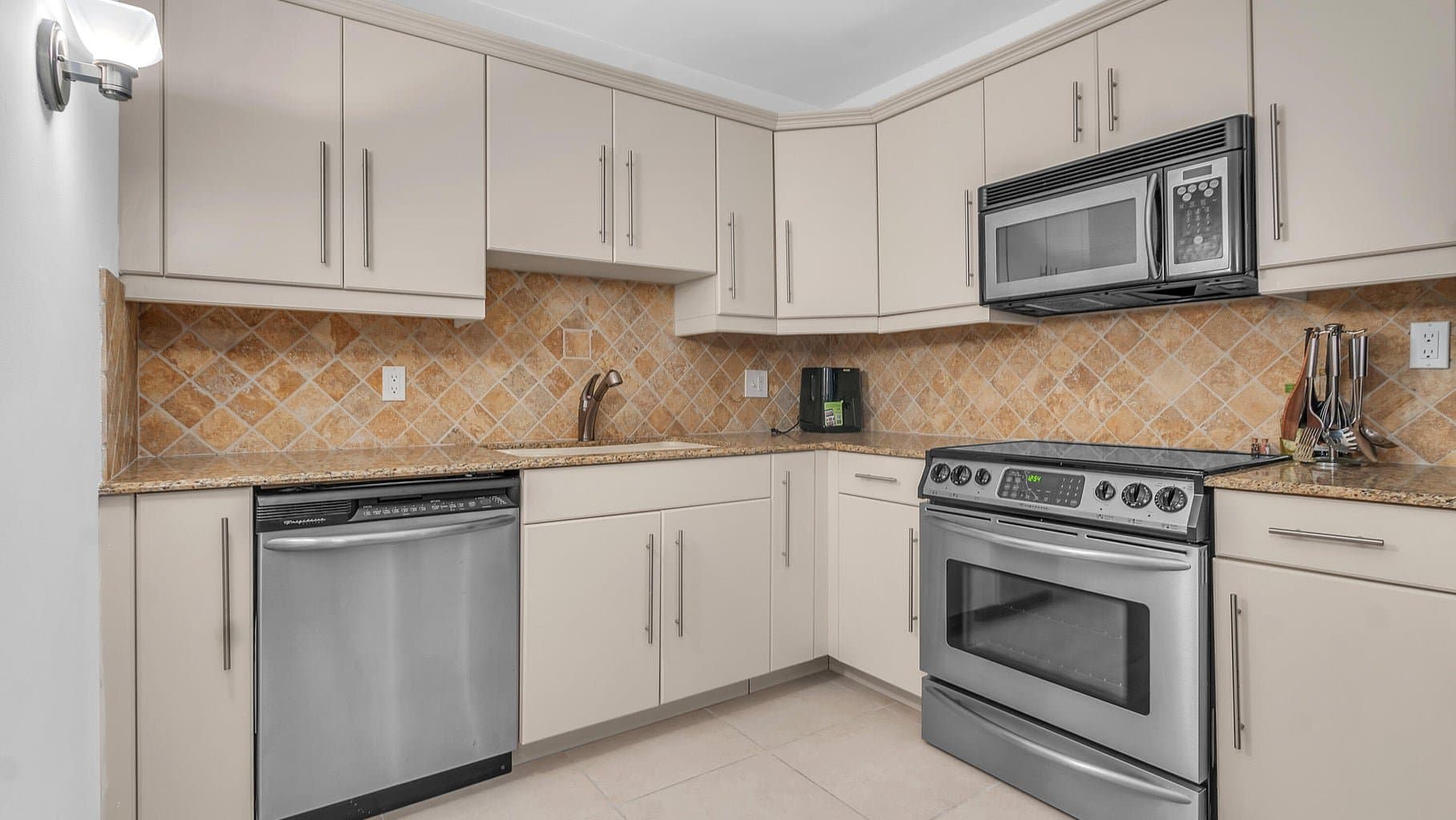 West Palm Beach Condo: 1801 S Flagler Dr