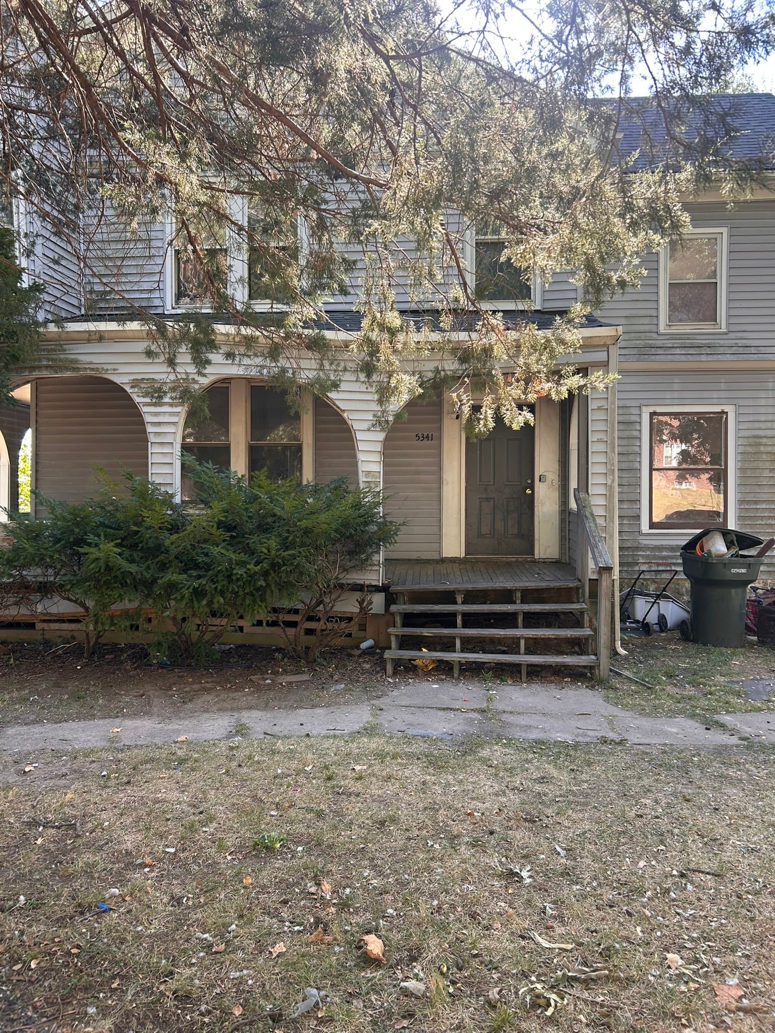 Saint Louis House: 5341 Goodfellow Blvd